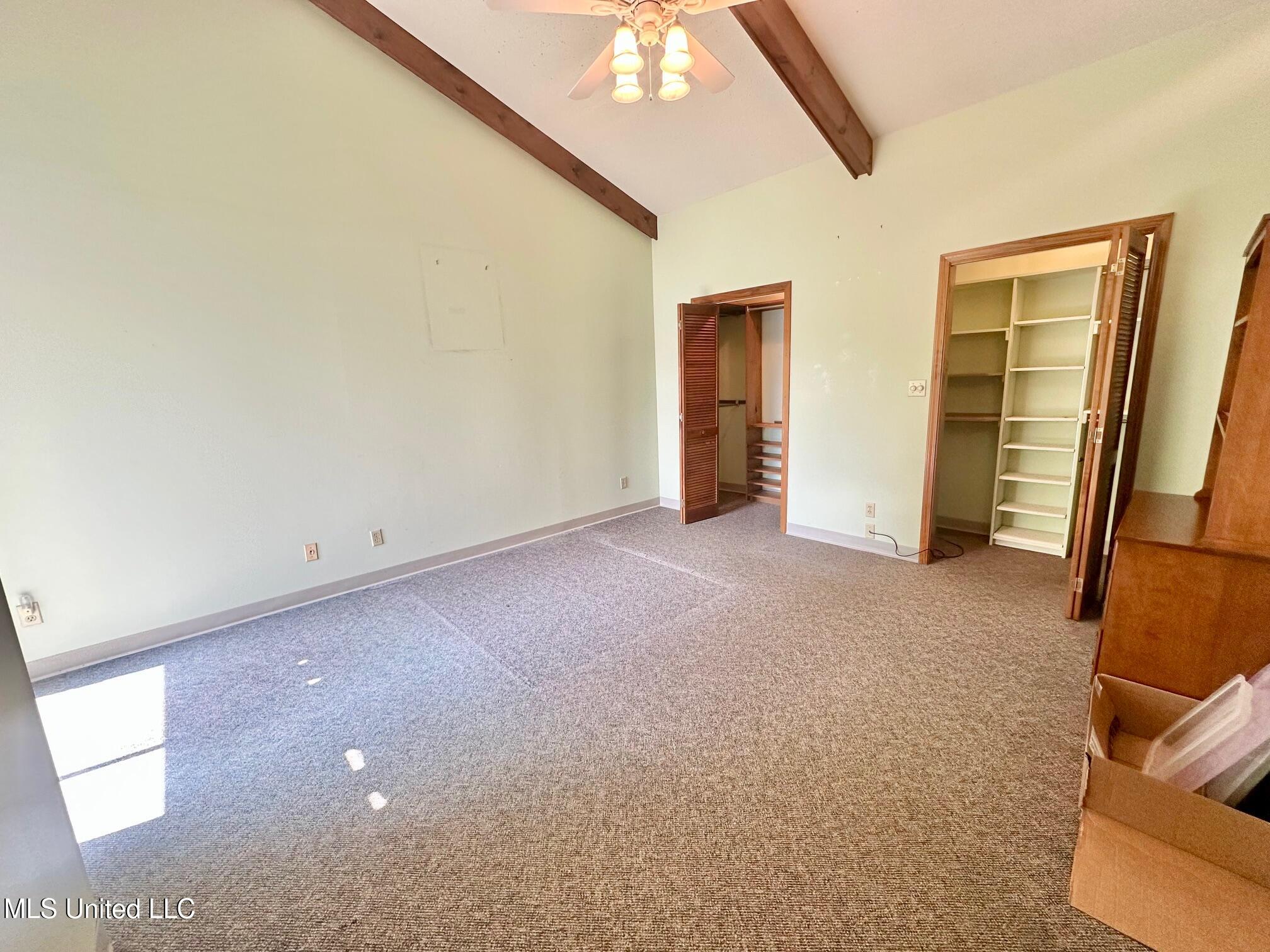 577 W Lakeshore Drive Property Photo 12