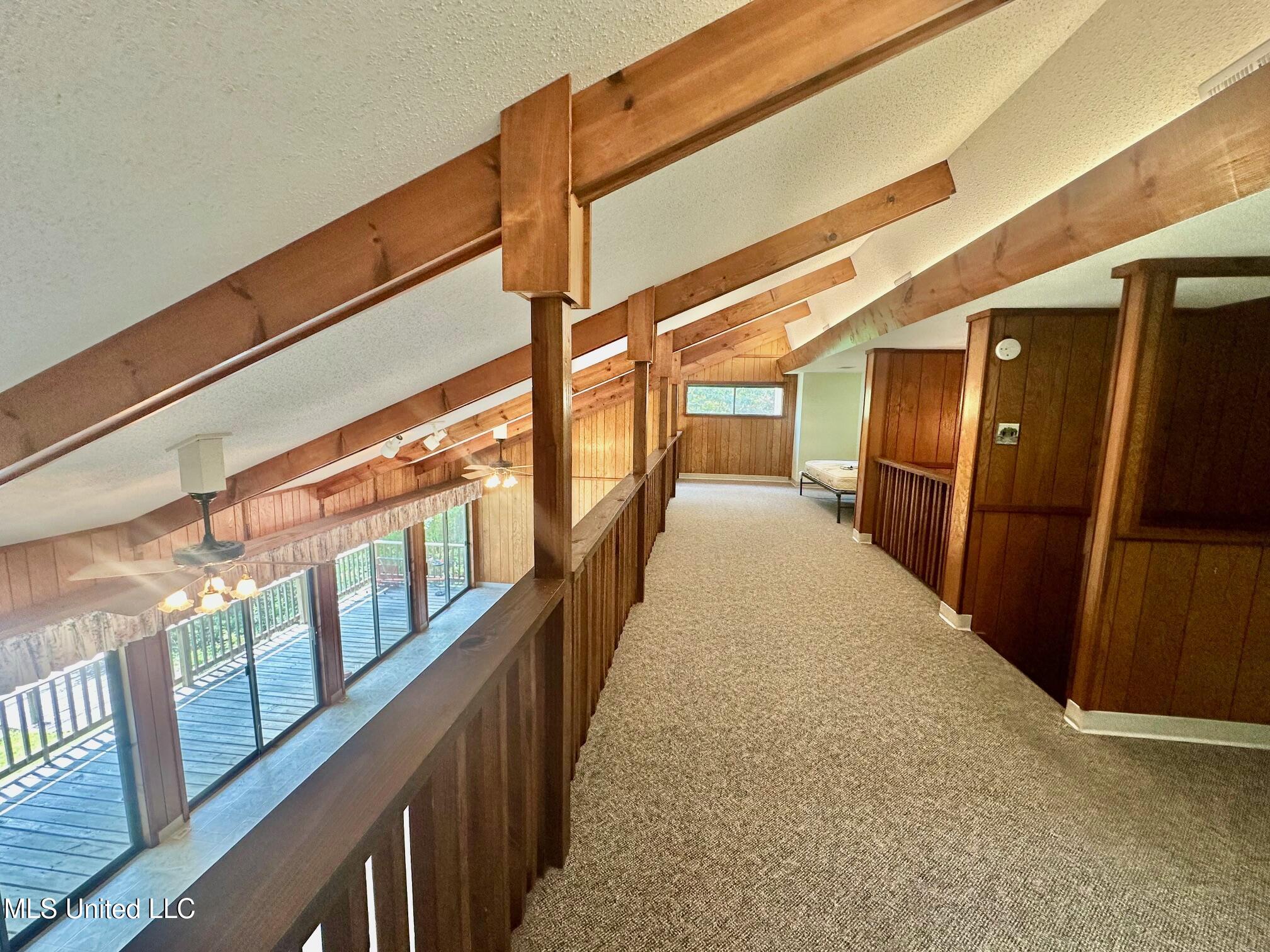 577 W Lakeshore Drive Property Photo 15