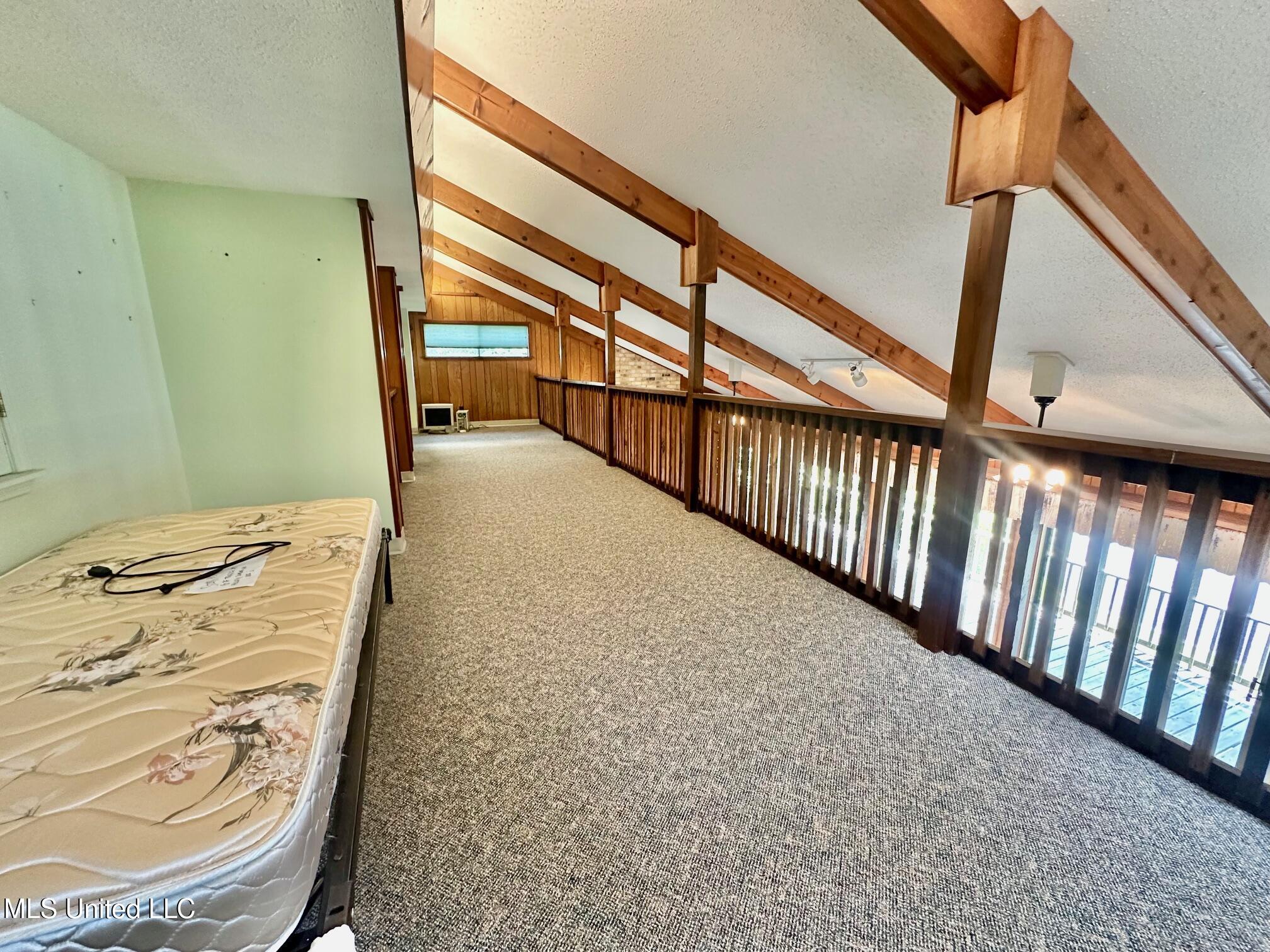 577 W Lakeshore Drive Property Photo 16