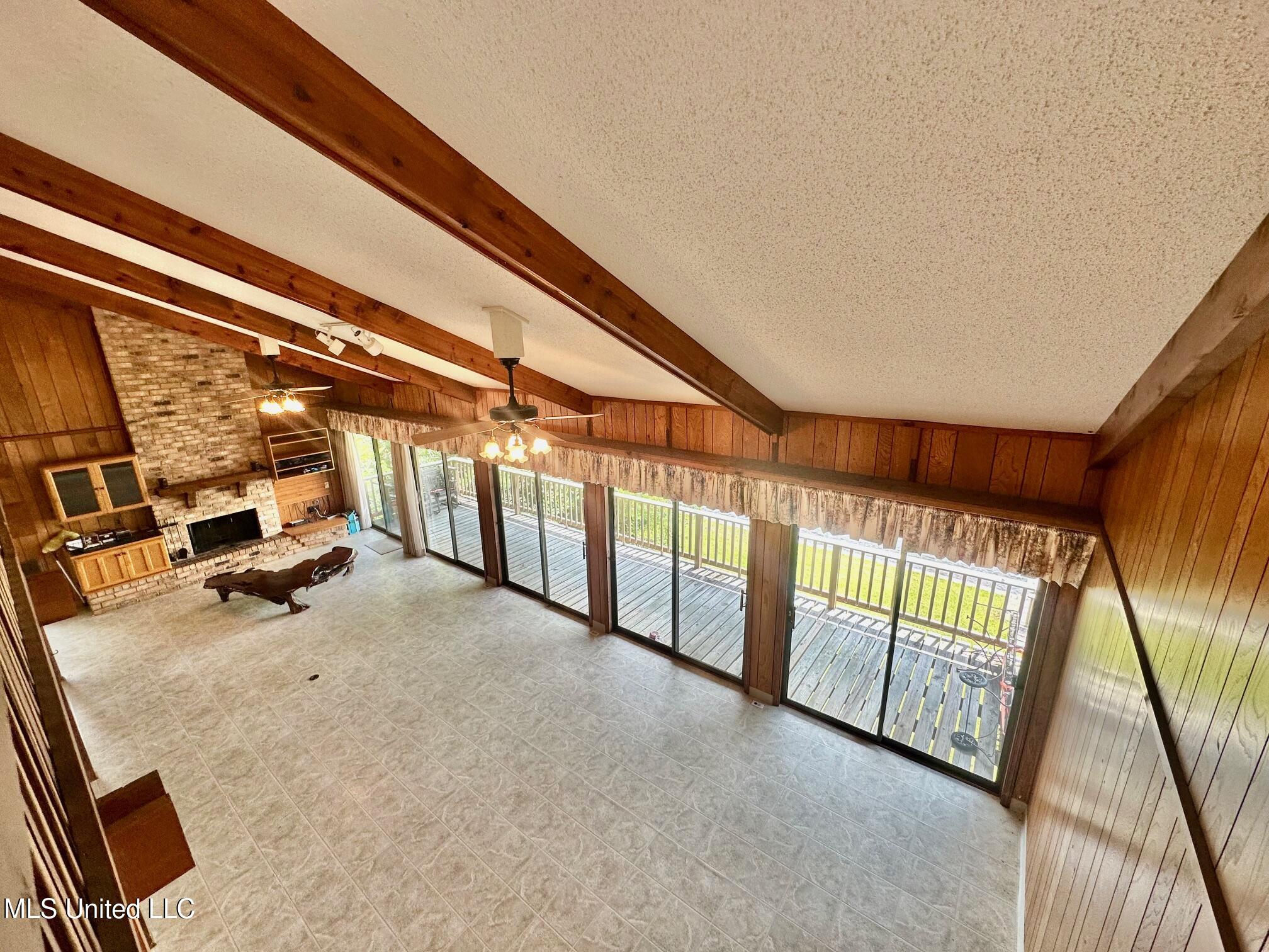 577 W Lakeshore Drive Property Photo 22