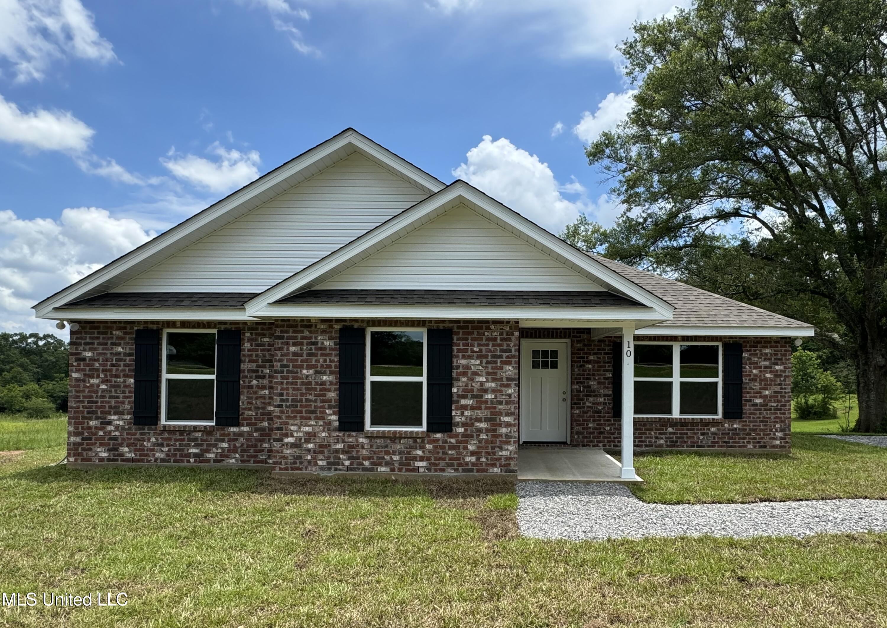 10 E Twin Oaks Lane Property Photo 1