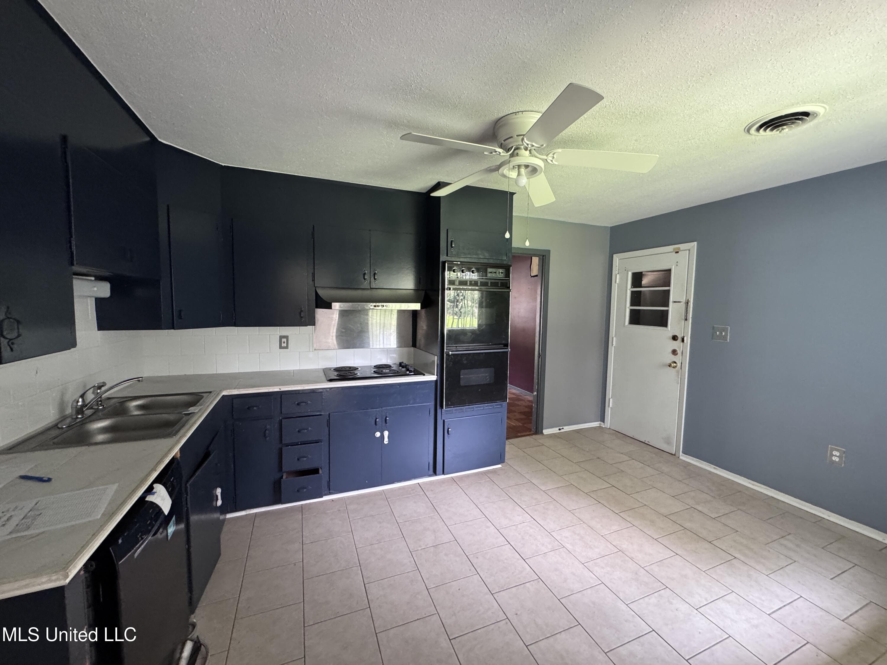 3327 Casa Grande Circle Property Photo 3