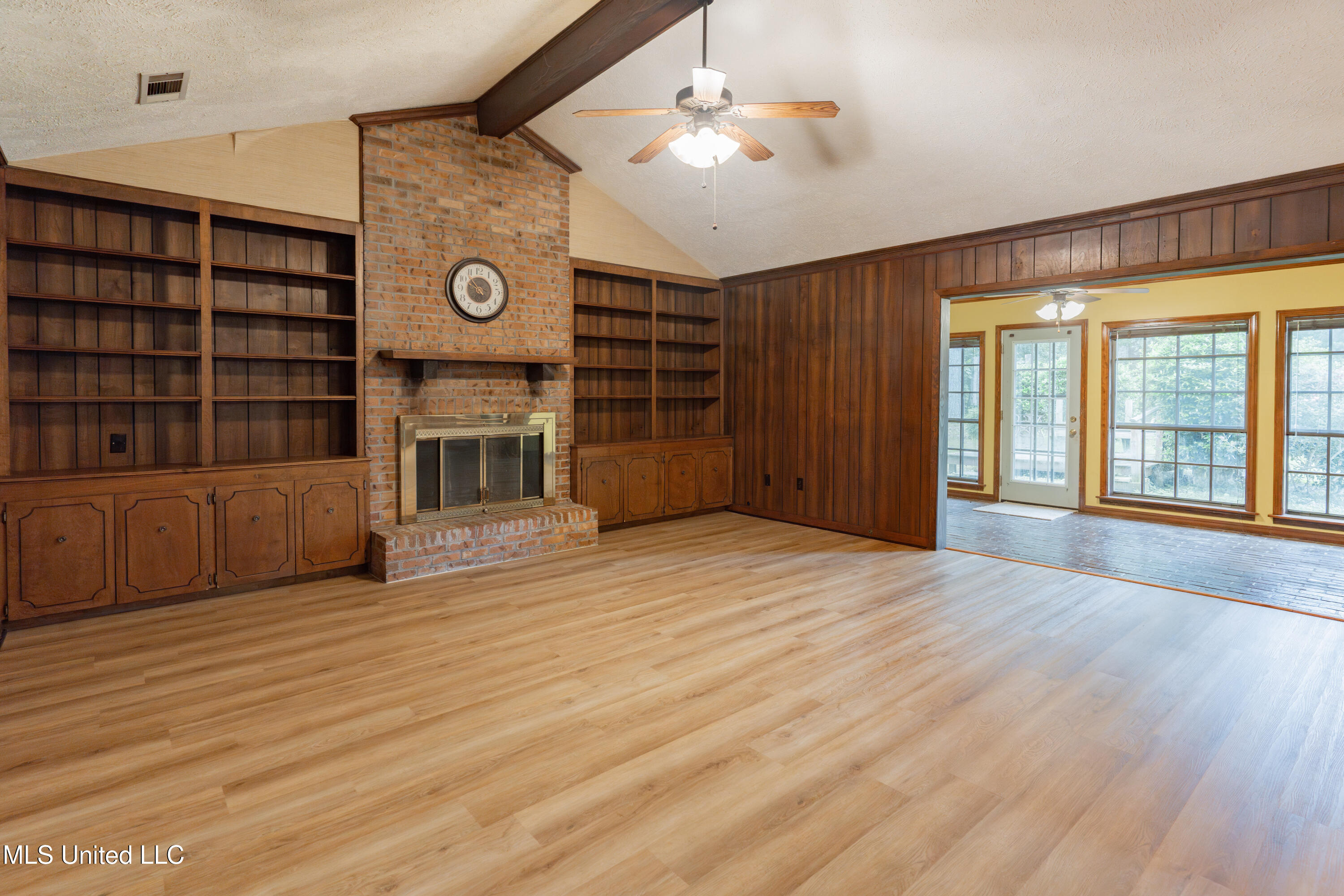 504 Hampton Street Property Photo 8