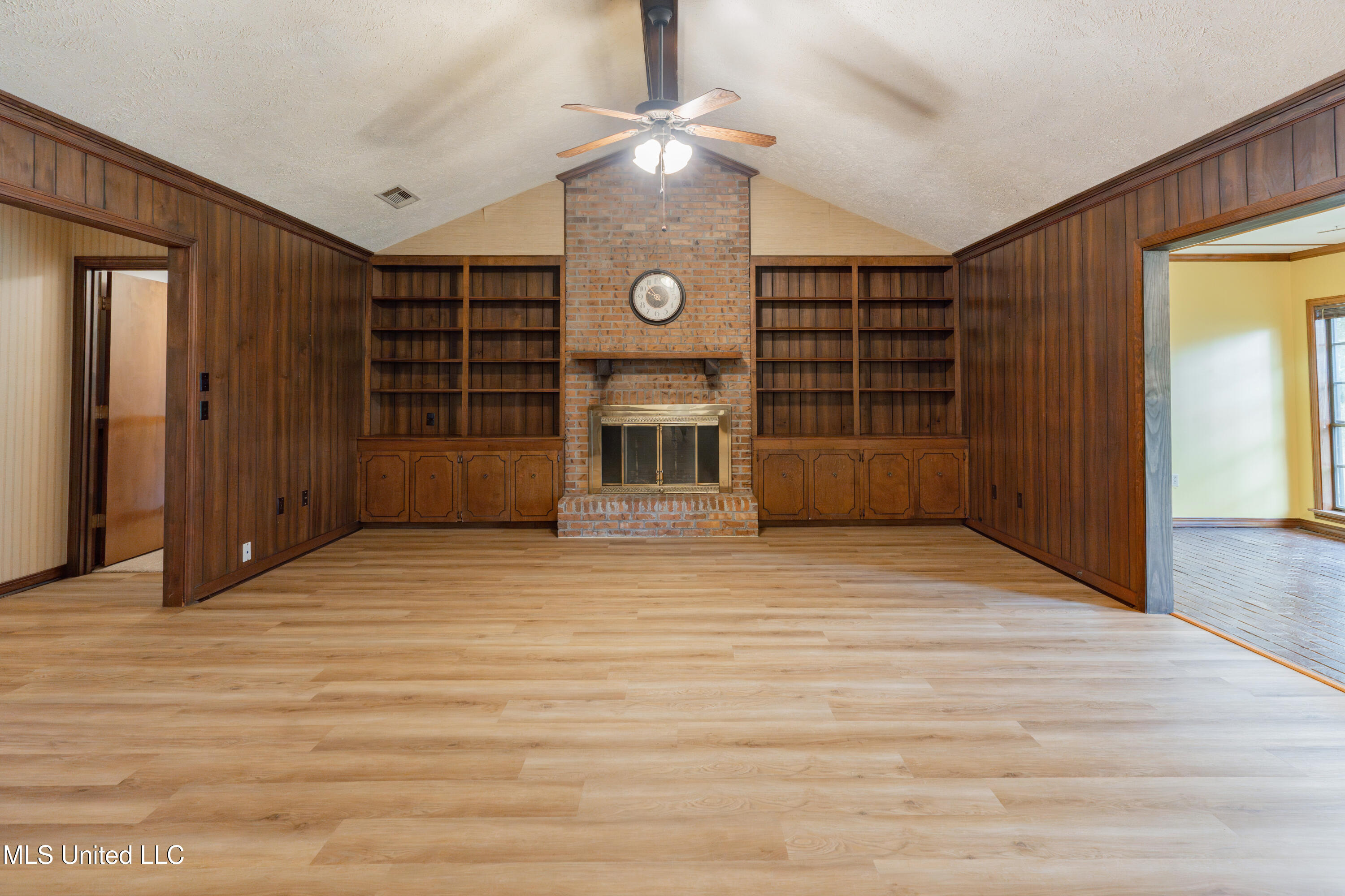 504 Hampton Street Property Photo 9