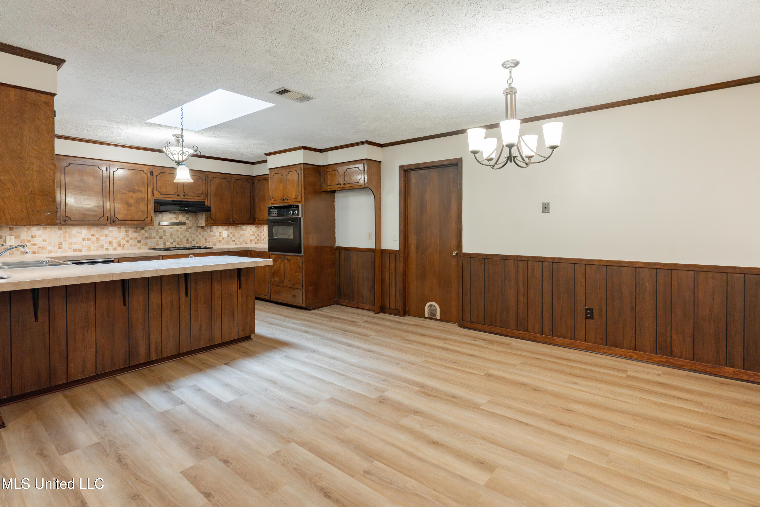 504 Hampton Street Property Photo 13