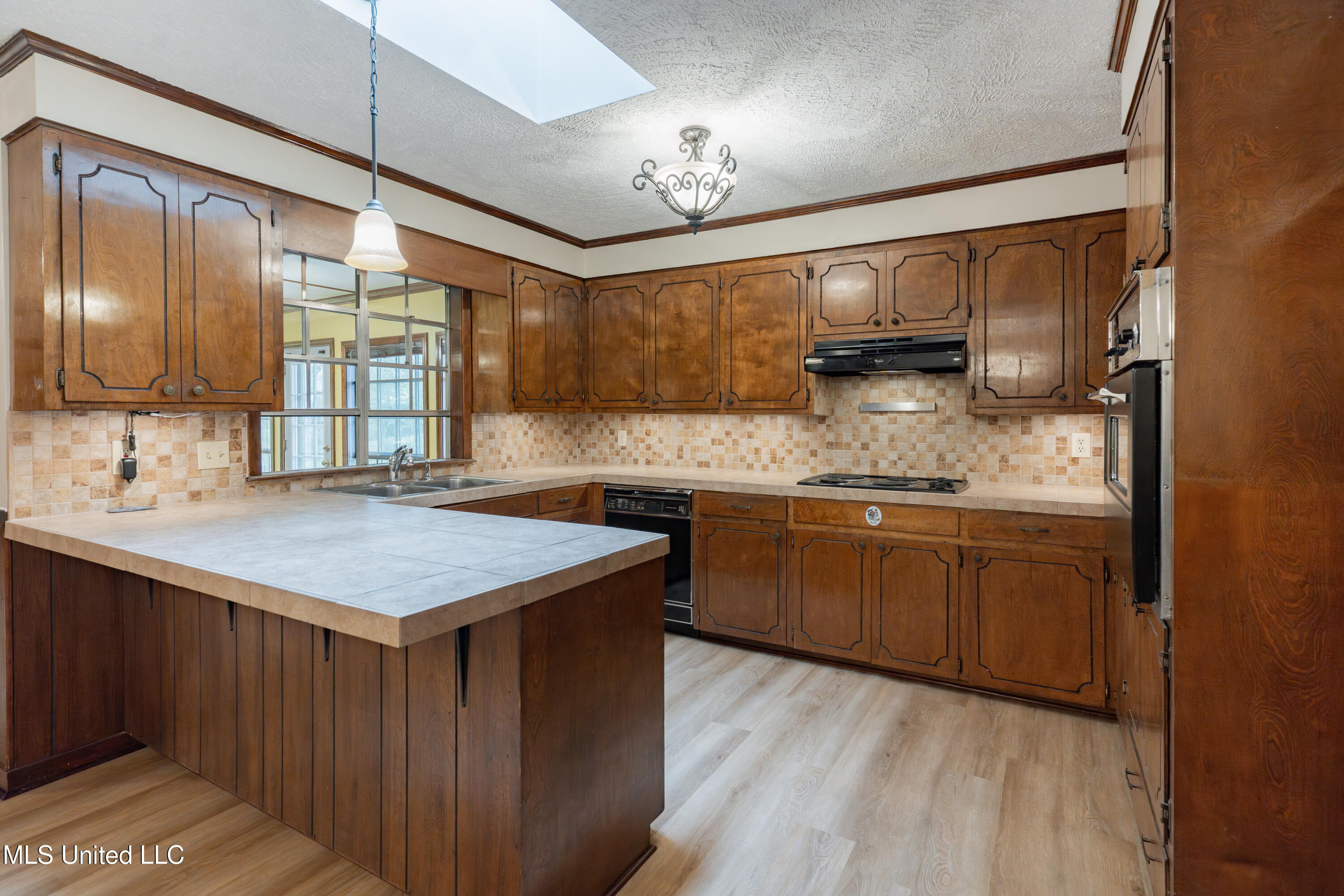 504 Hampton Street Property Photo 16