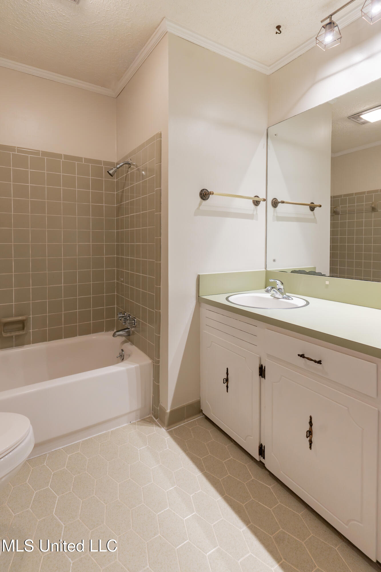 504 Hampton Street Property Photo 53