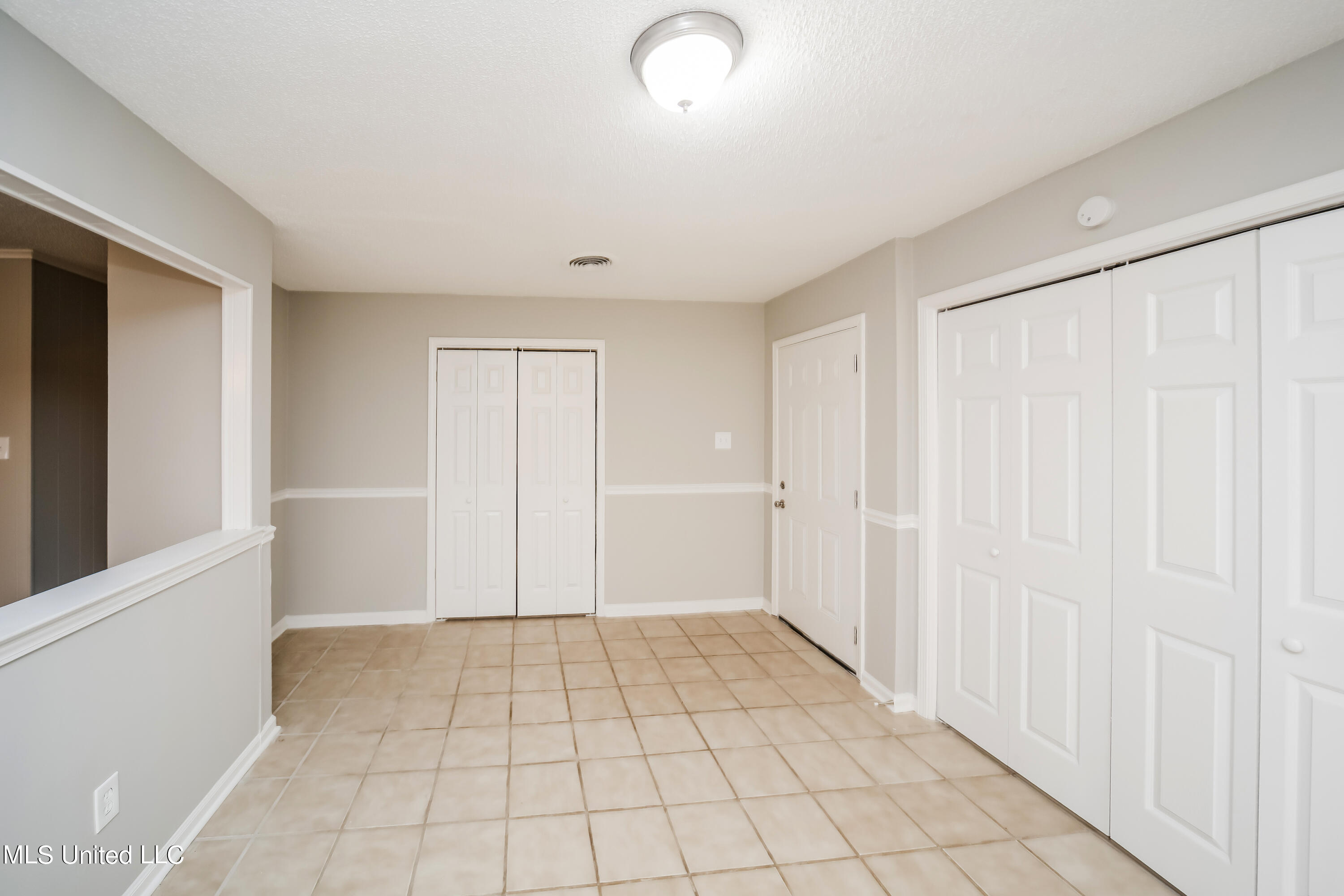 7081 Thornwood Cove Property Photo 7