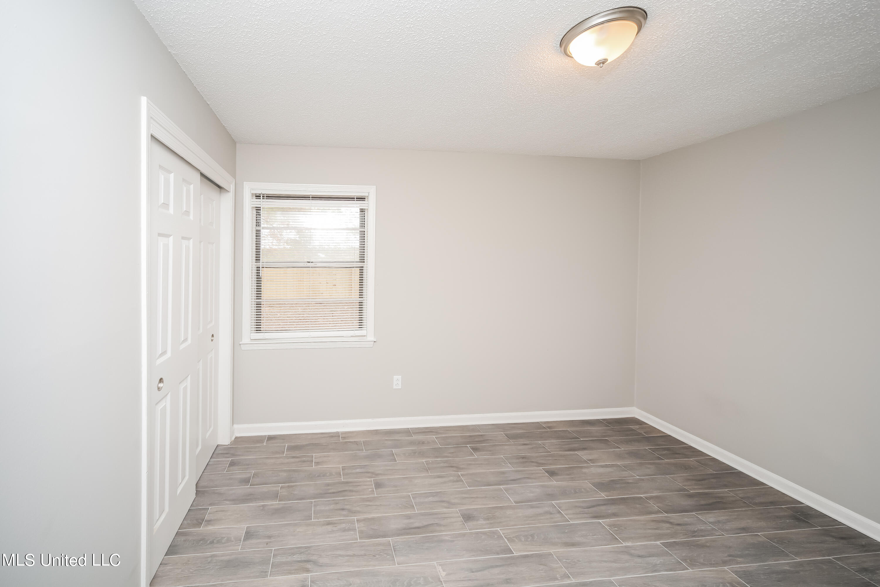 7081 Thornwood Cove Property Photo 13