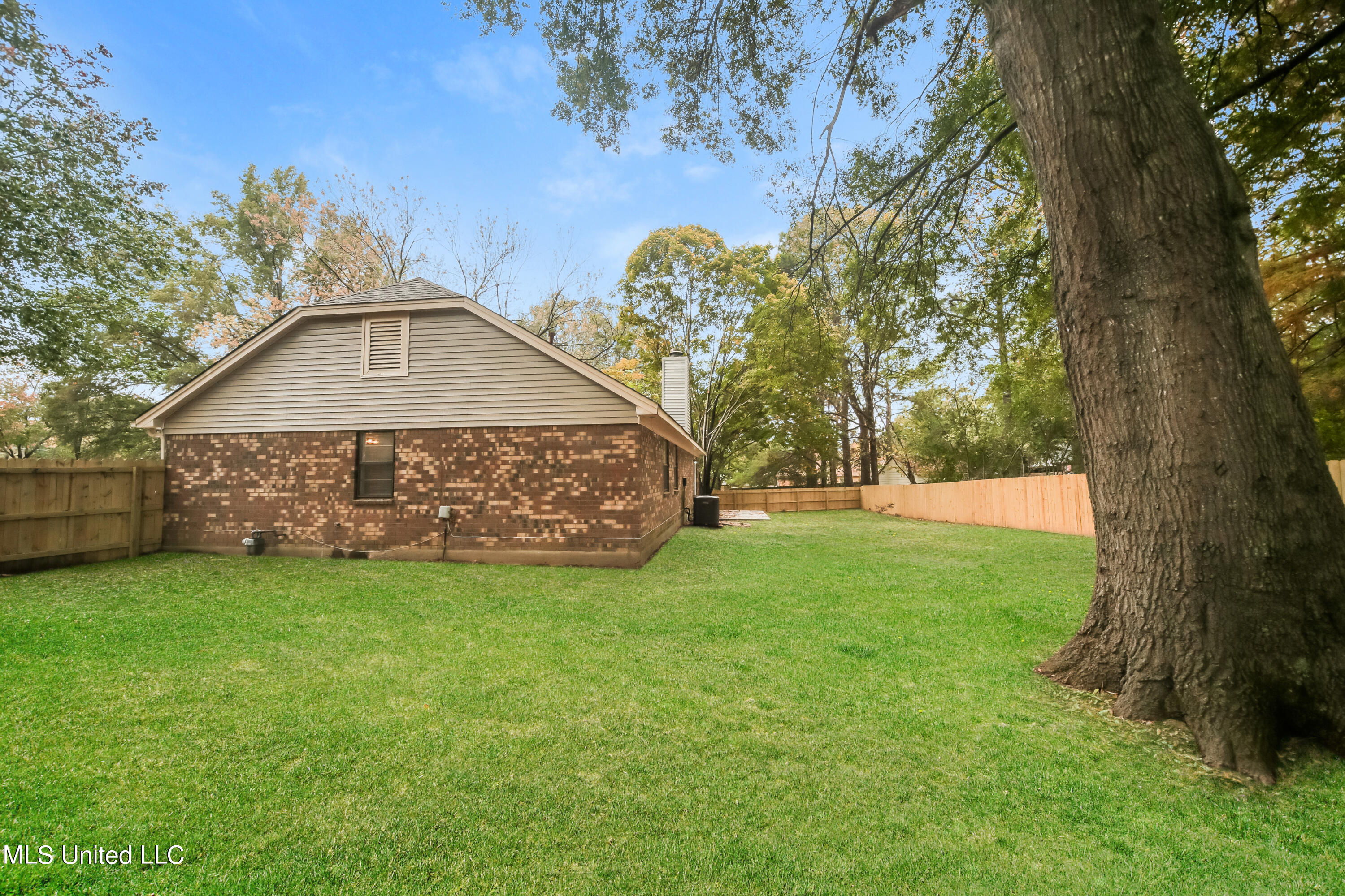 7081 Thornwood Cove Property Photo 16