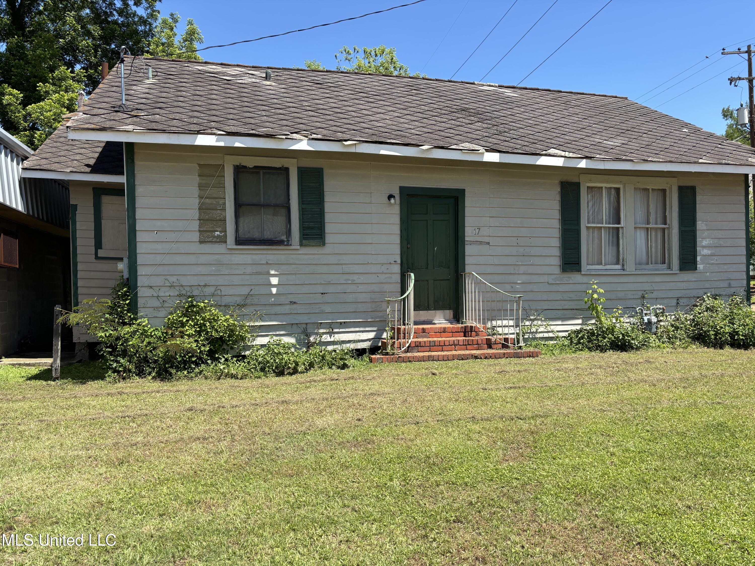 15 E Franklin Street Street Property Photo 1
