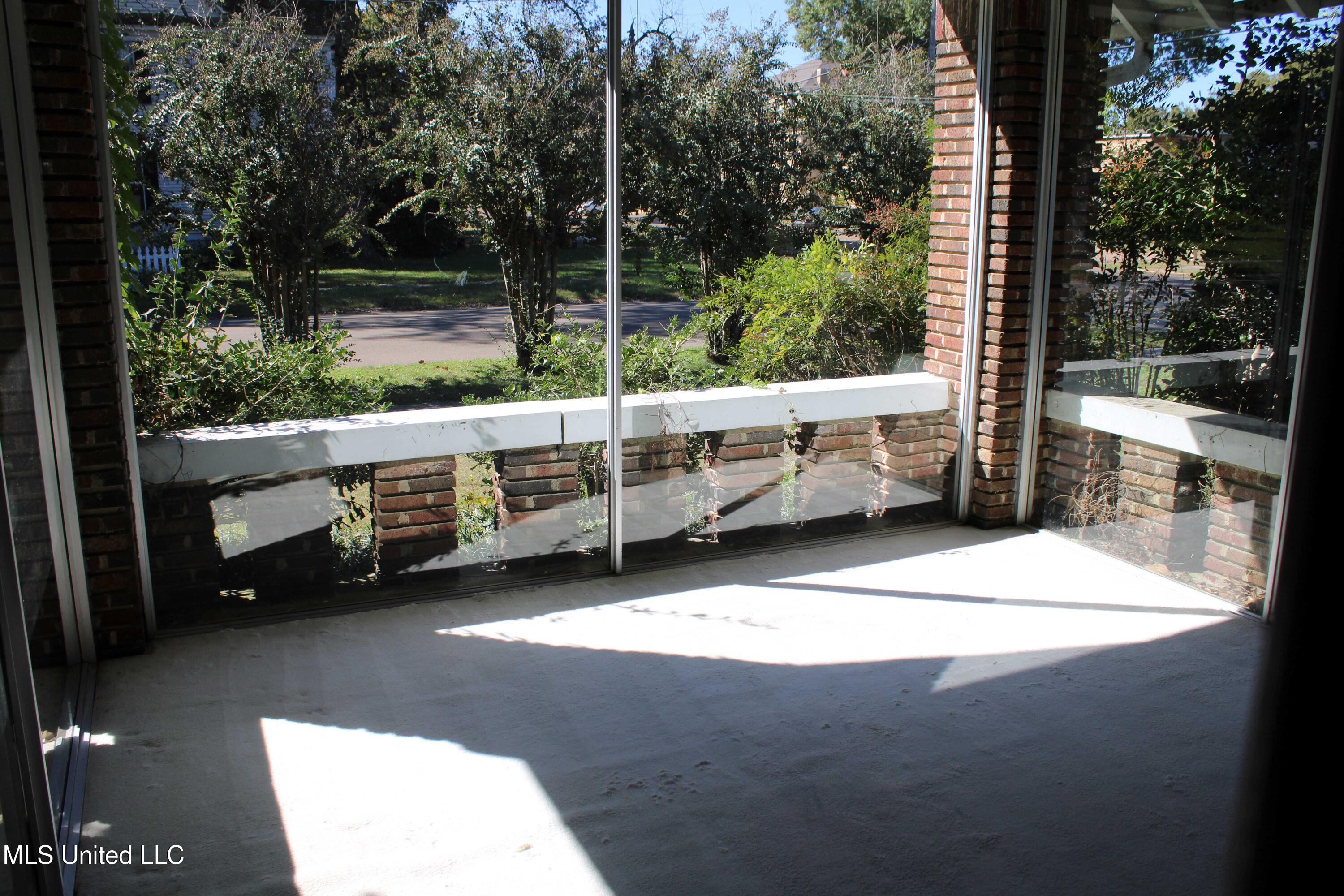 245 E College Avenue Property Photo 4