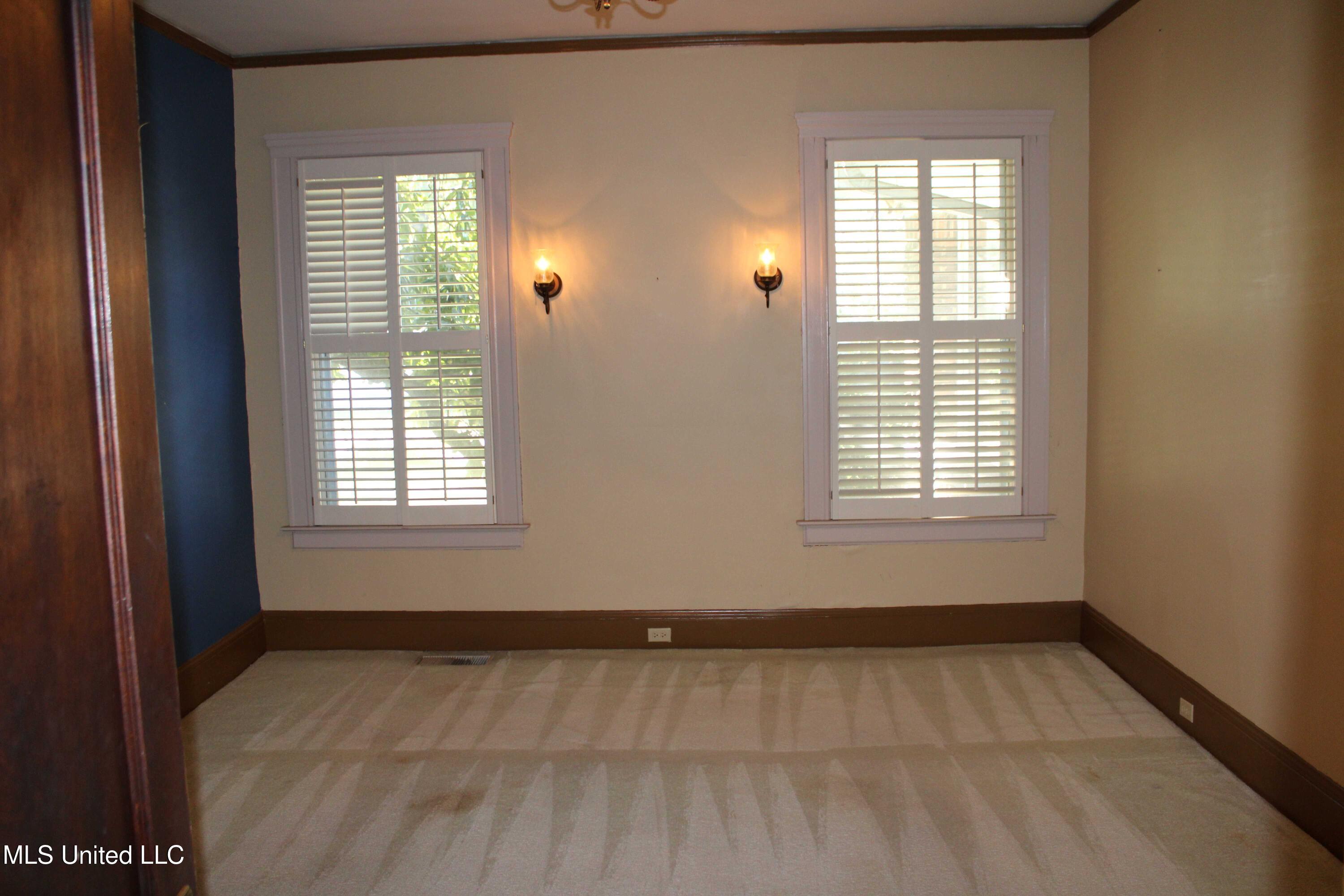 245 E College Avenue Property Photo 6