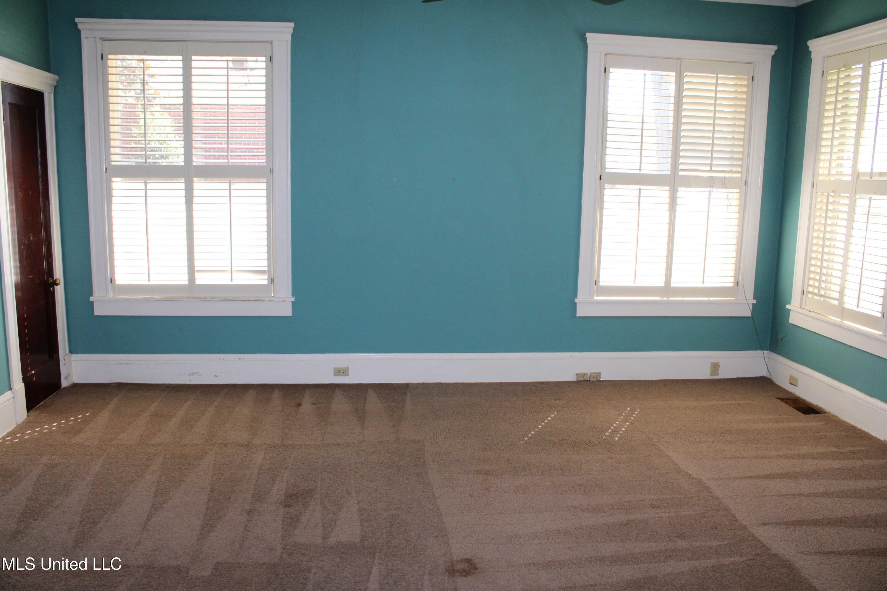 245 E College Avenue Property Photo 10