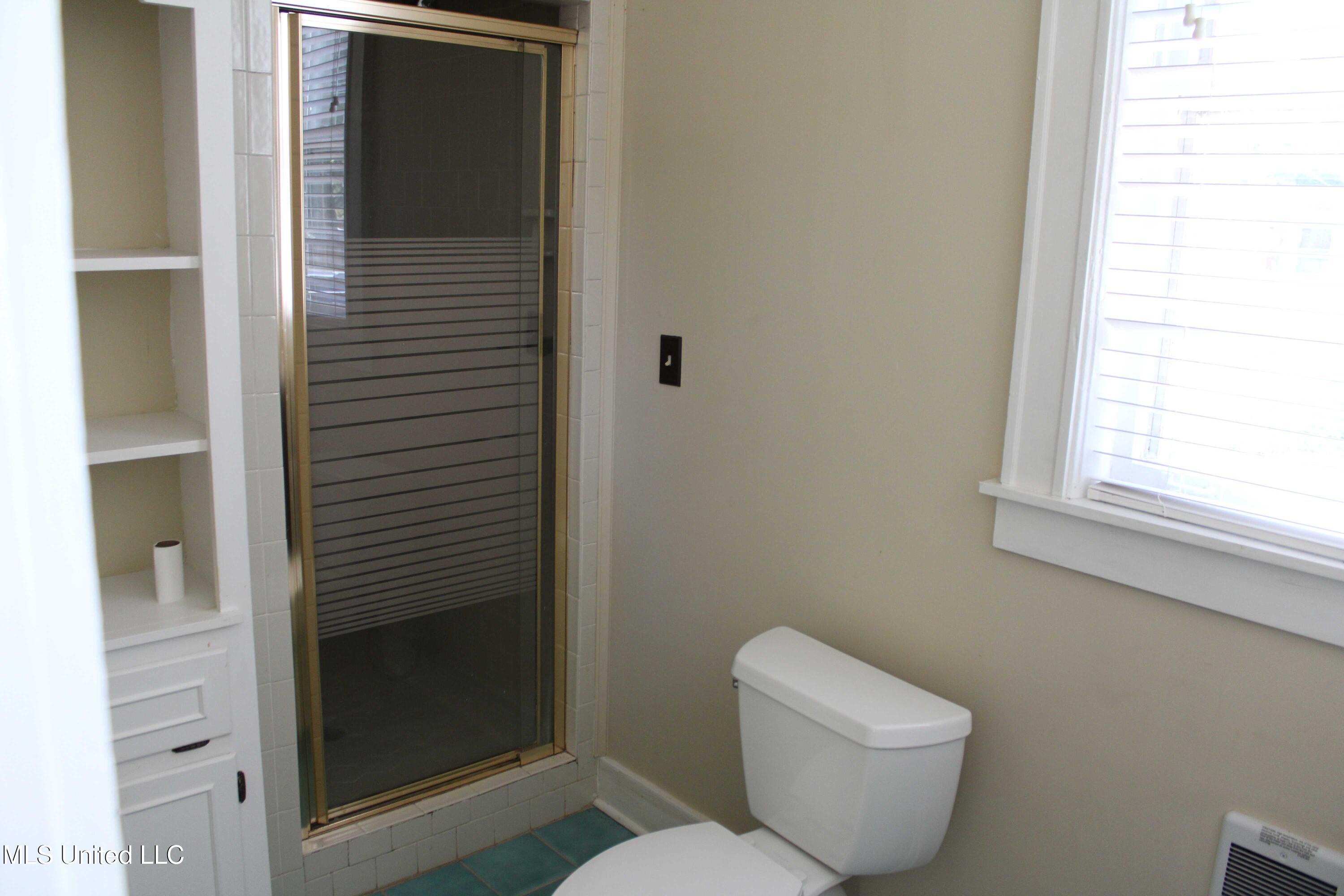 245 E College Avenue Property Photo 11