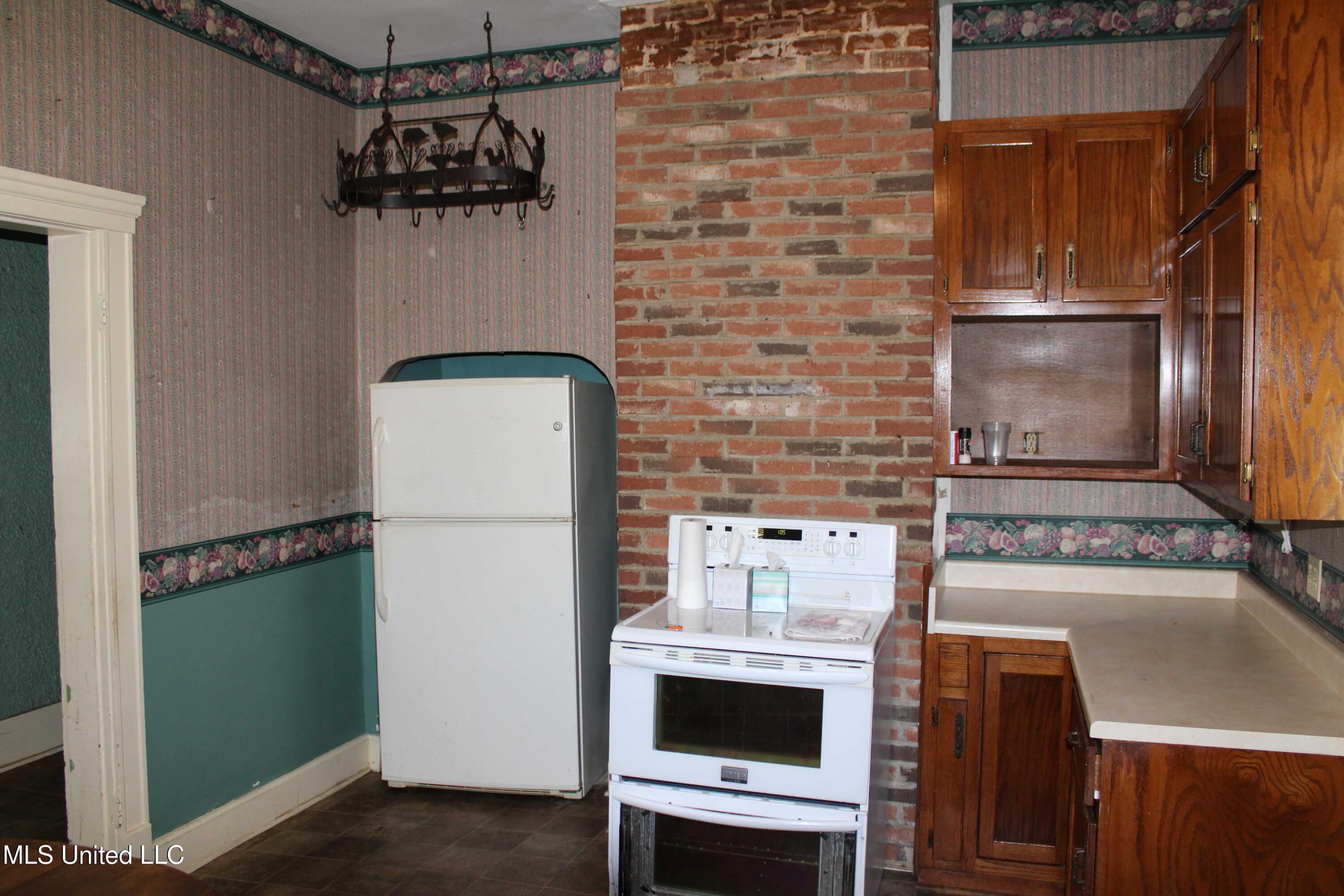 245 E College Avenue Property Photo 12