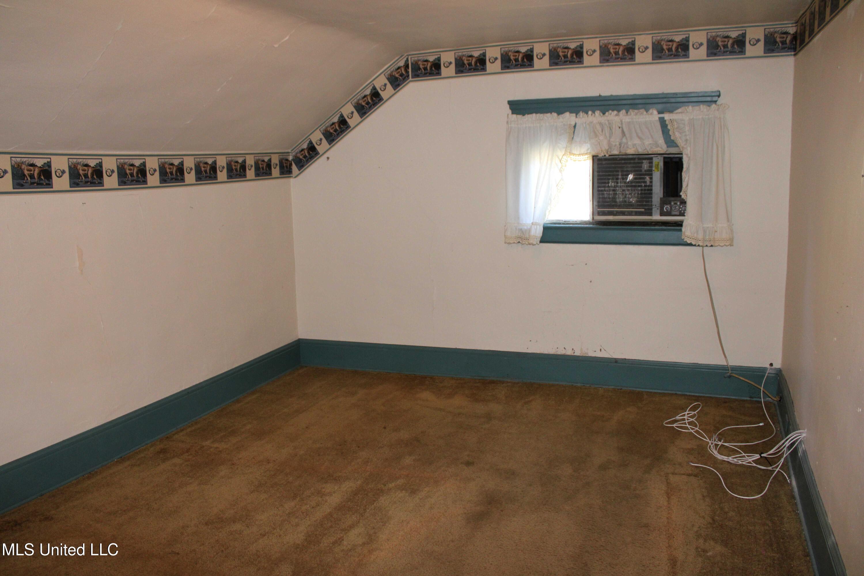 245 E College Avenue Property Photo 16