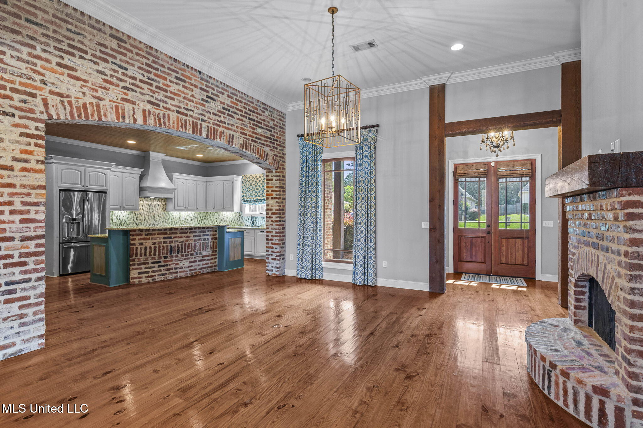 415 Deer Hollow Property Photo 13