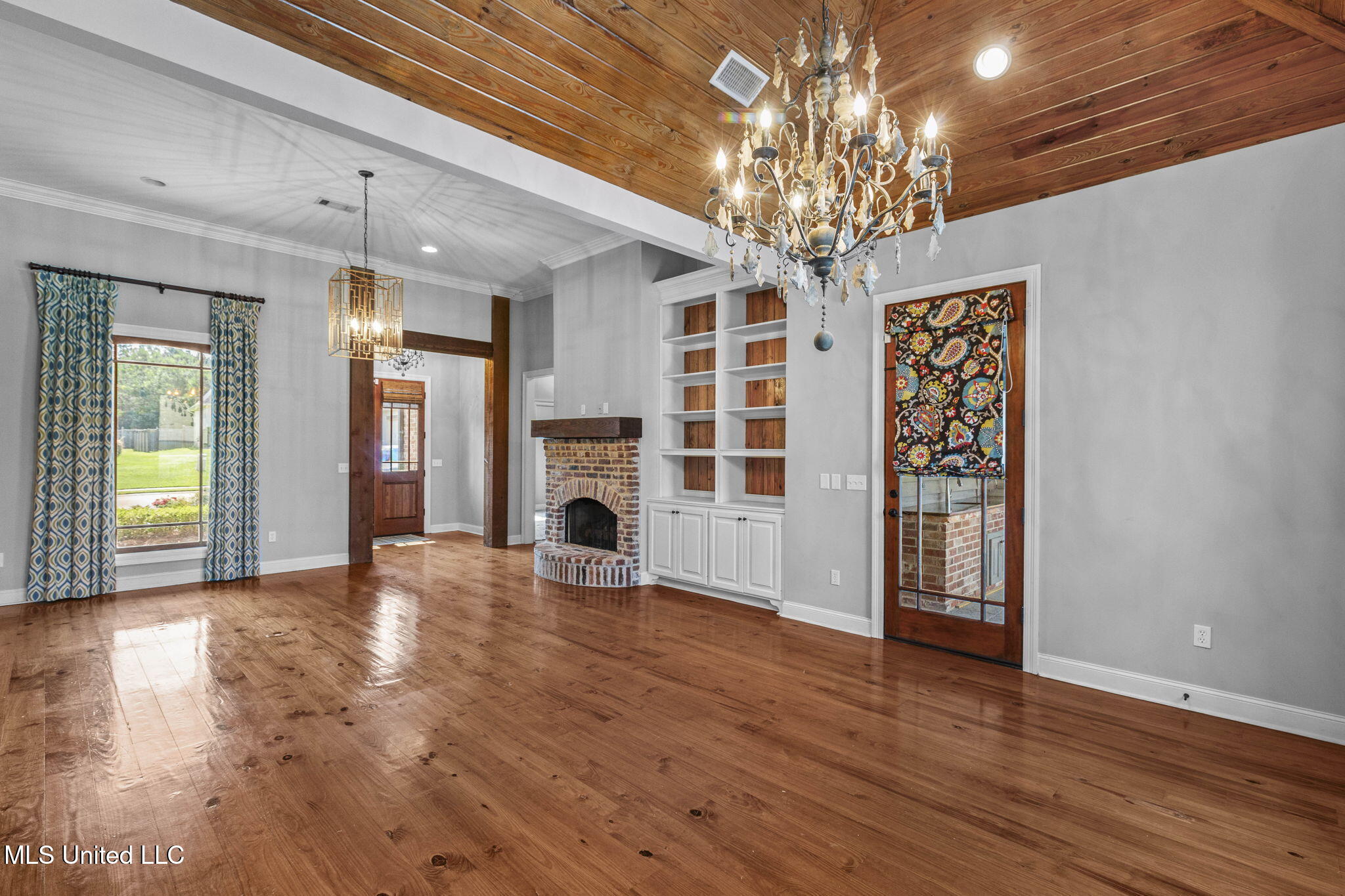 415 Deer Hollow Property Photo 22