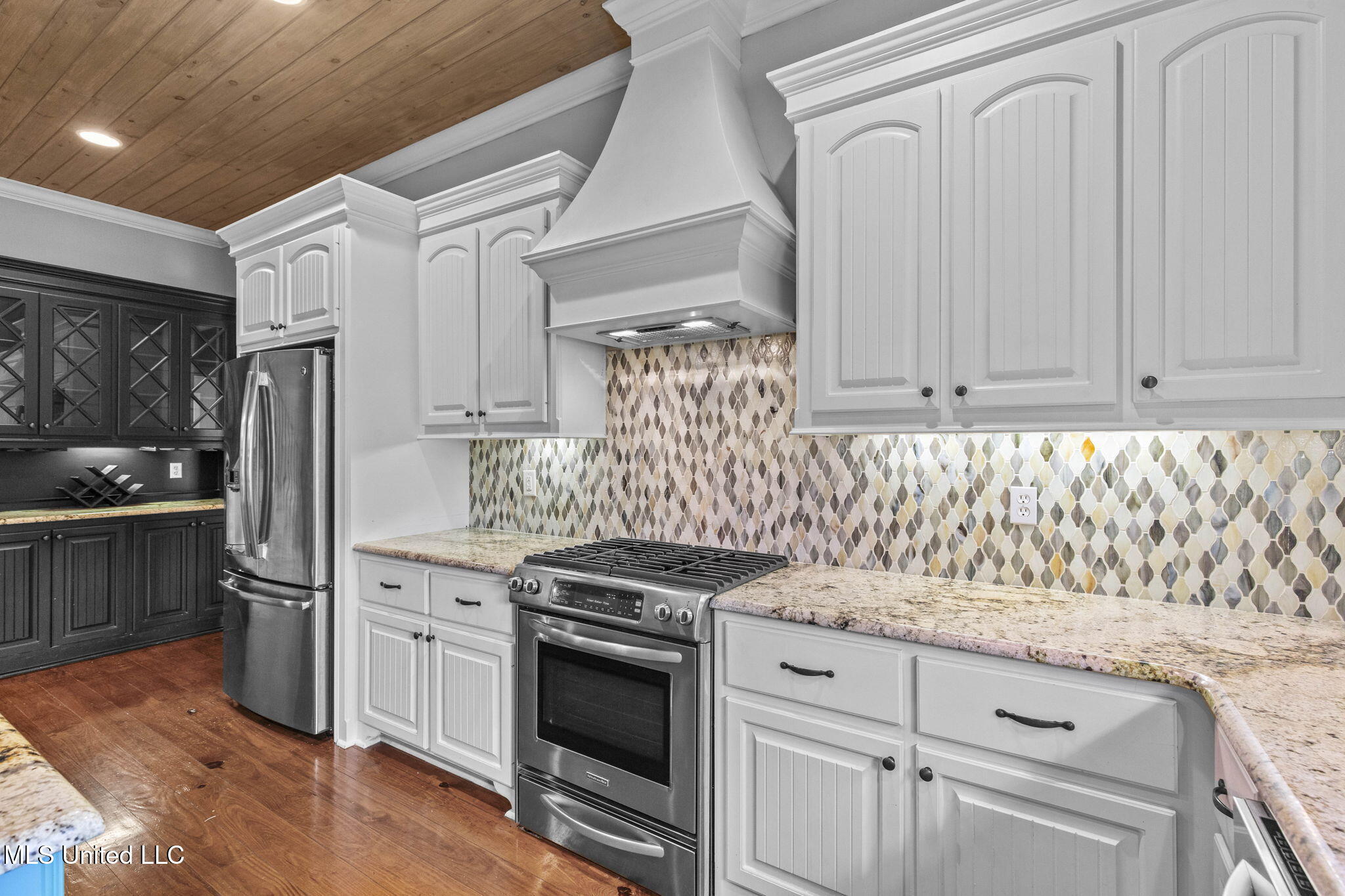 415 Deer Hollow Property Photo 31