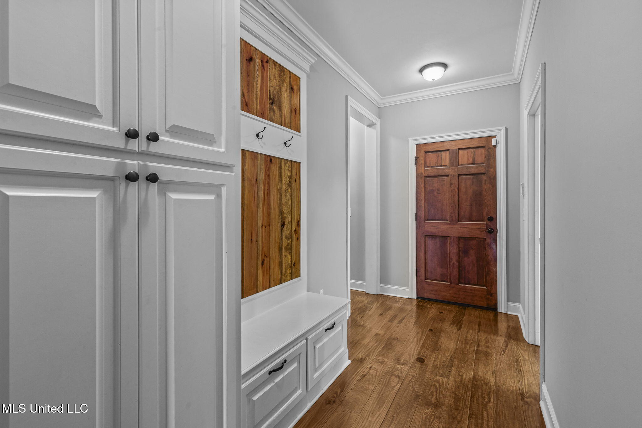 415 Deer Hollow Property Photo 32