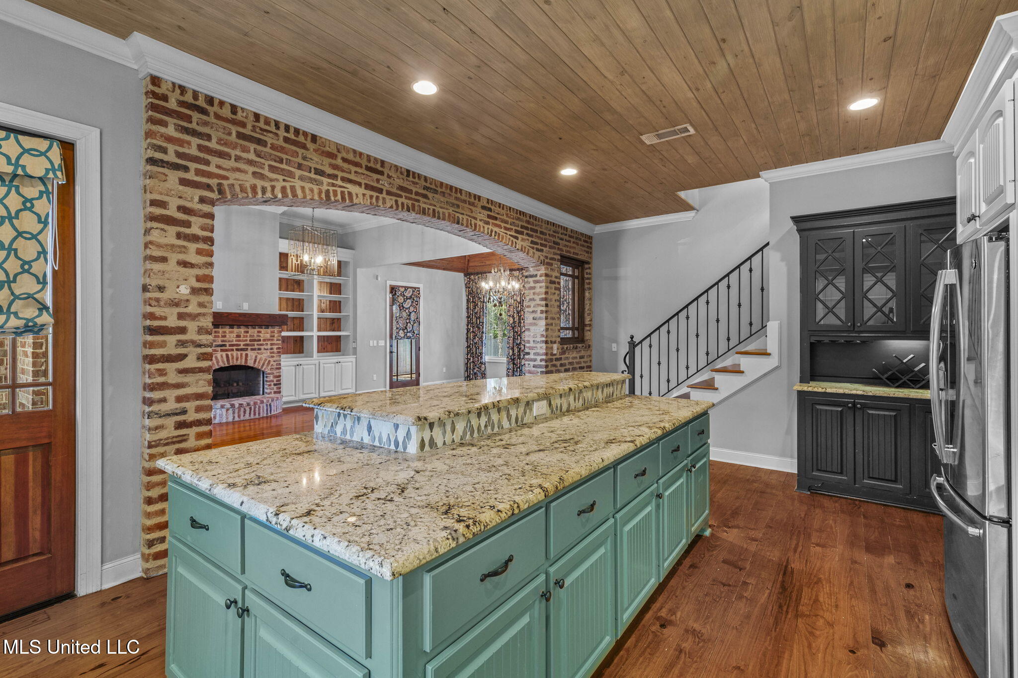 415 Deer Hollow Property Photo 33