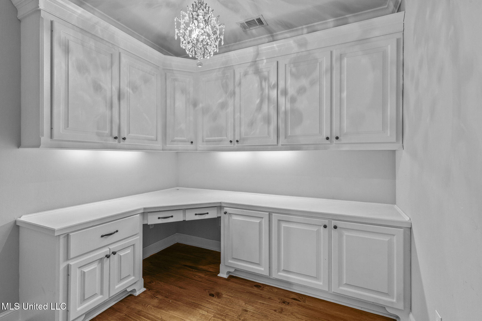 415 Deer Hollow Property Photo 34