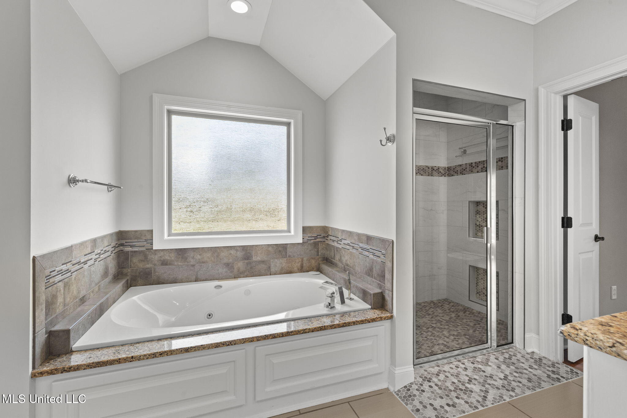 415 Deer Hollow Property Photo 45