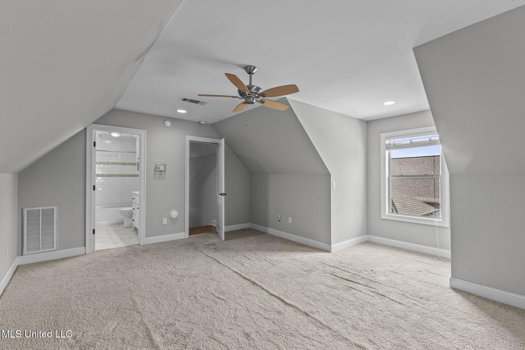 415 Deer Hollow Property Photo 58
