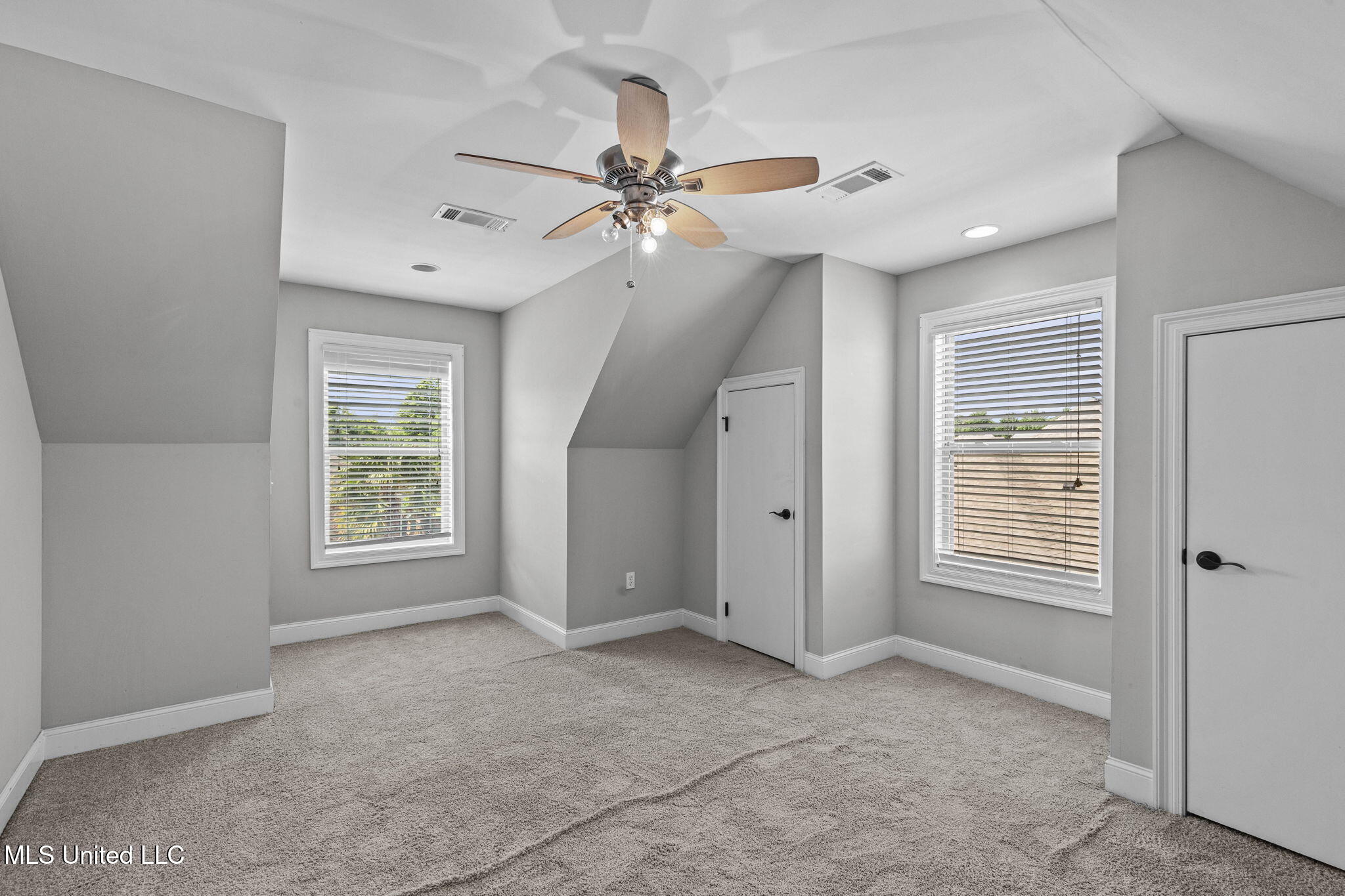 415 Deer Hollow Property Photo 60