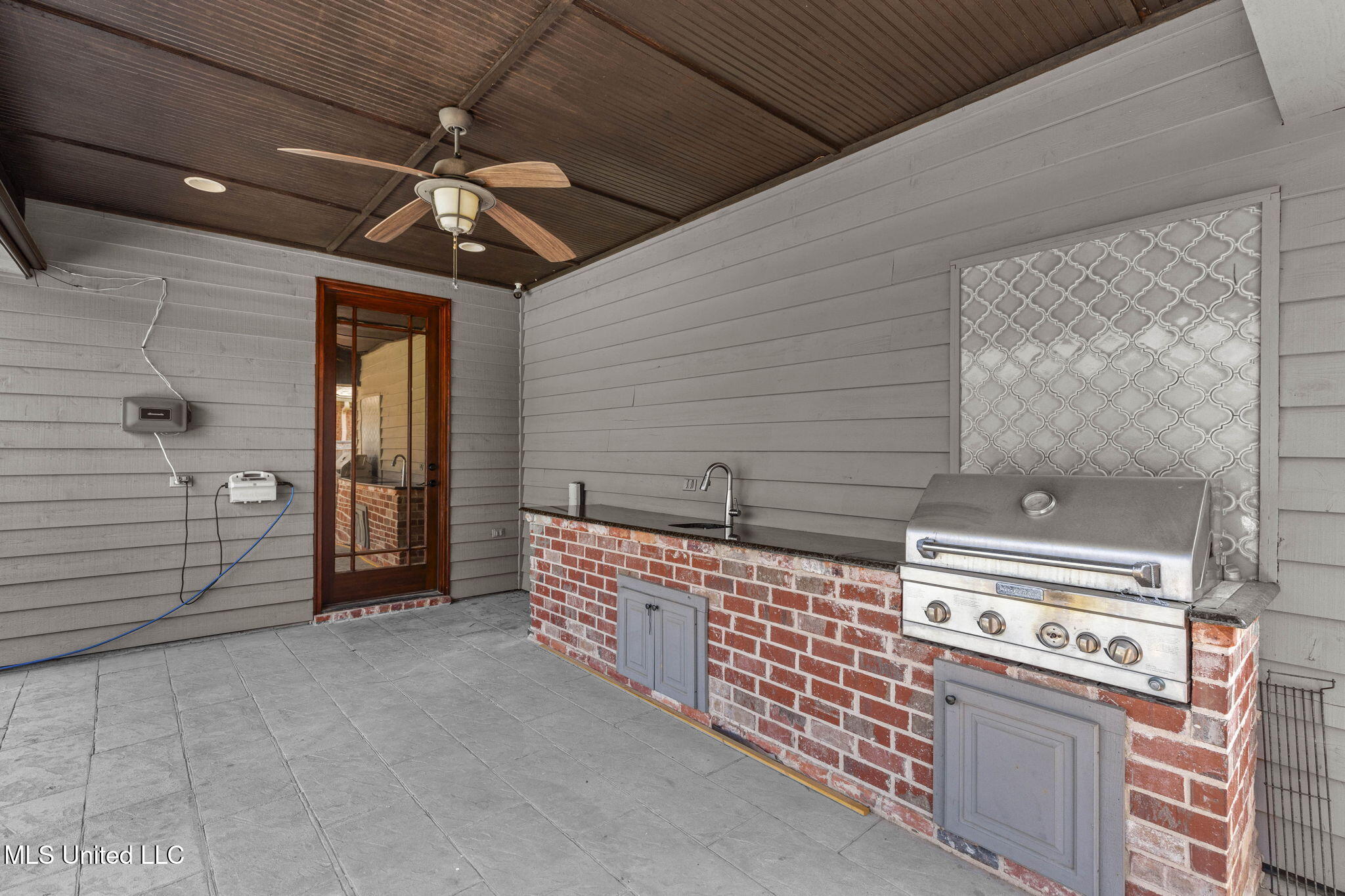 415 Deer Hollow Property Photo 61