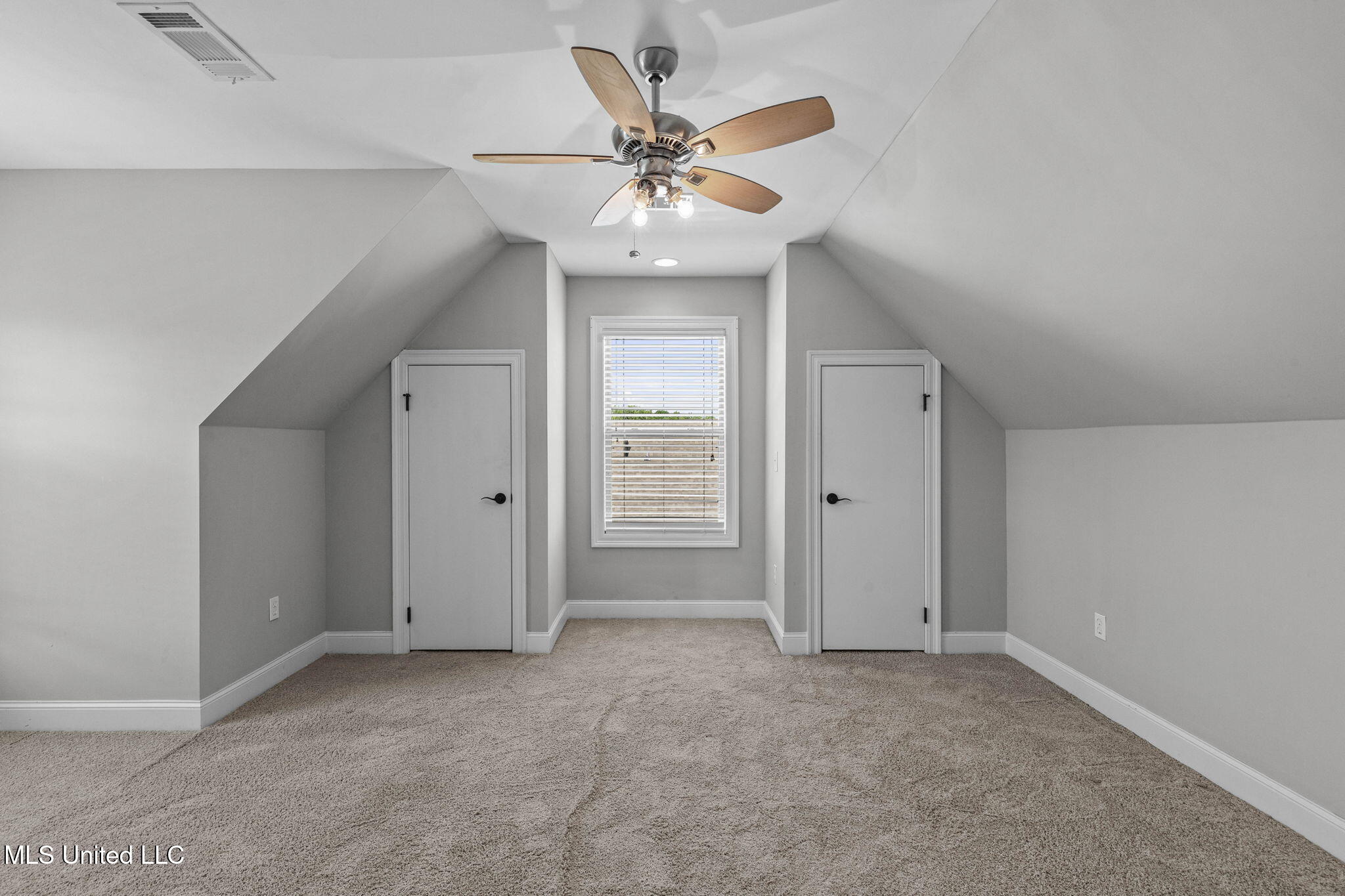 415 Deer Hollow Property Photo 63