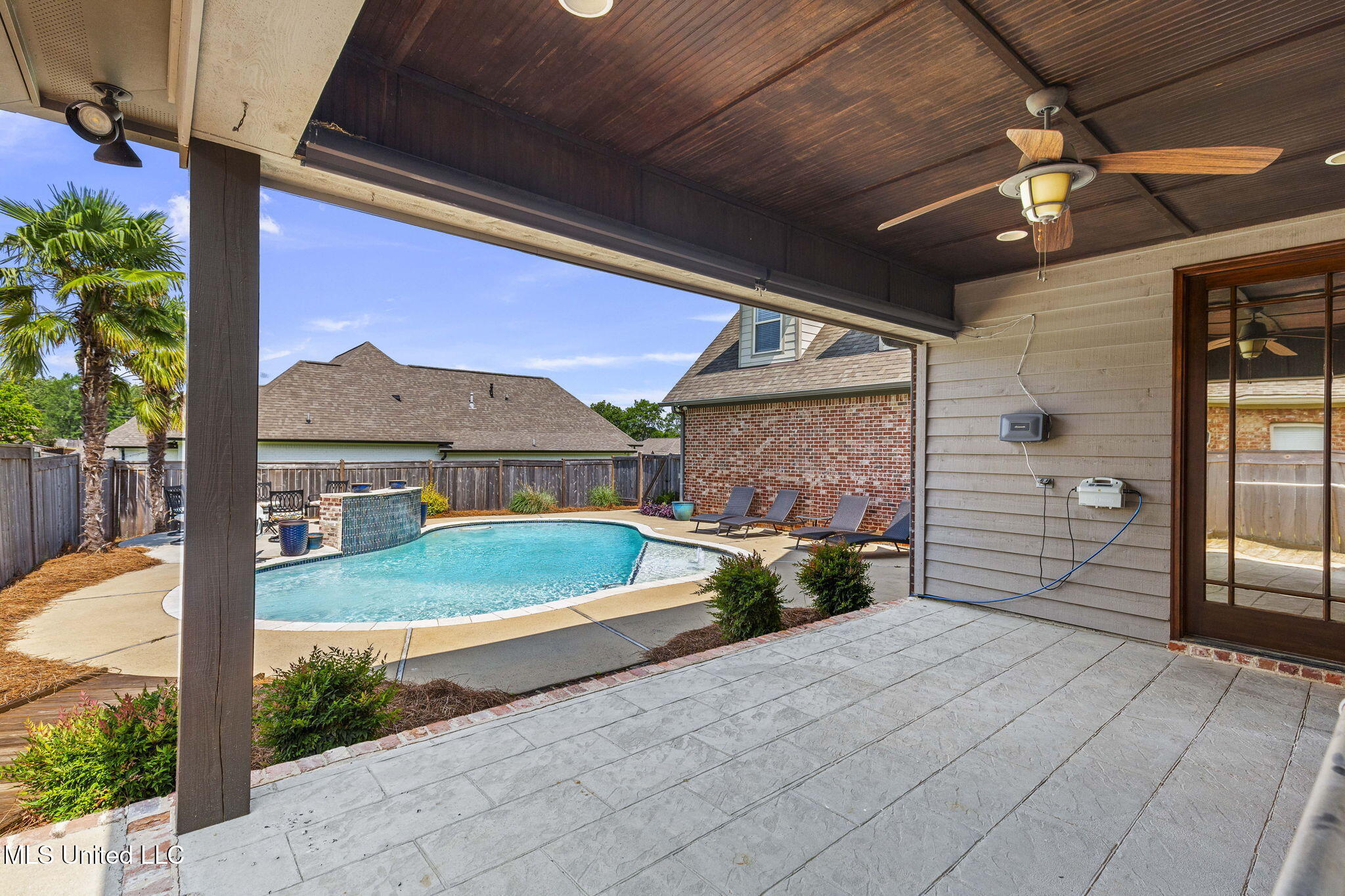415 Deer Hollow Property Photo 64