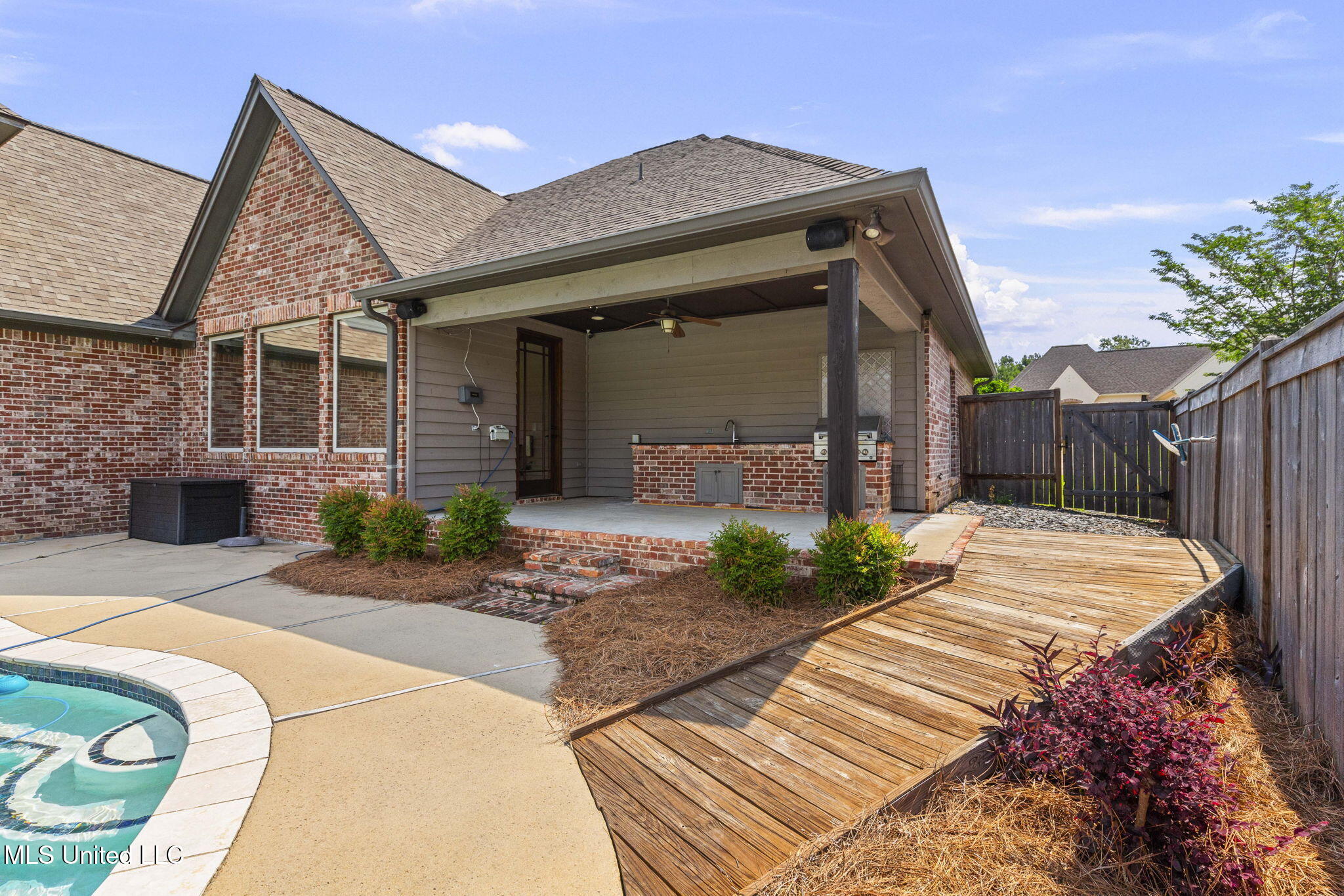 415 Deer Hollow Property Photo 65