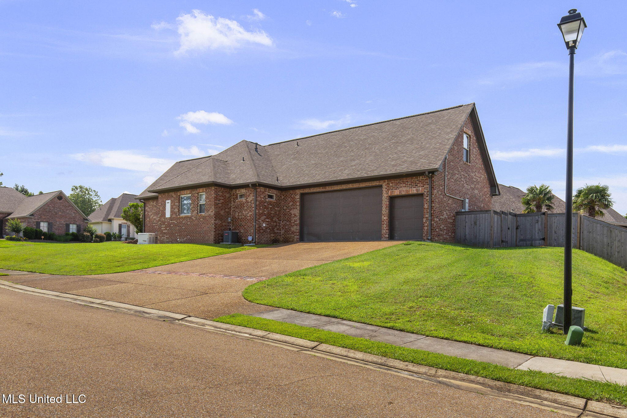 415 Deer Hollow Property Photo 73