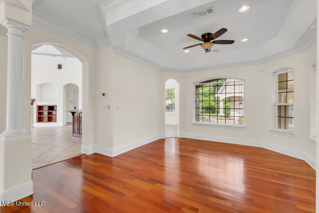 17000 River Place Property Photo 7