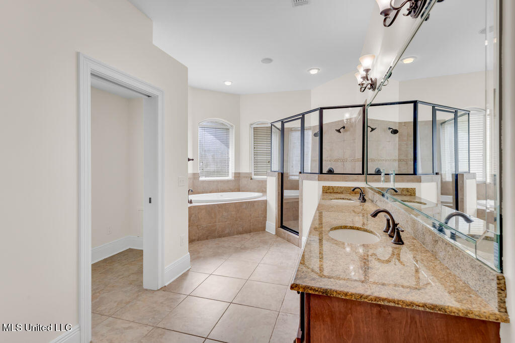 17000 River Place Property Photo 27