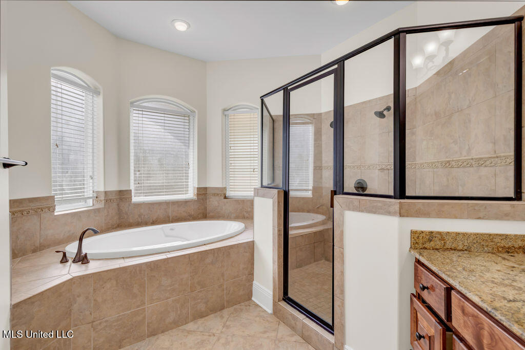 17000 River Place Property Photo 28