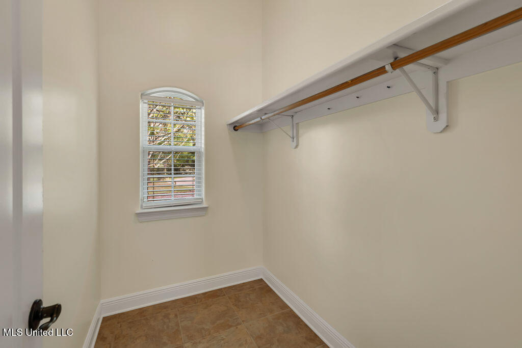 17000 River Place Property Photo 31