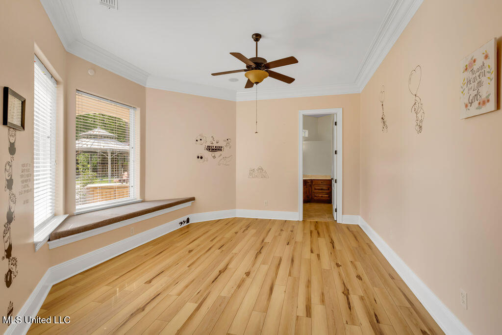 17000 River Place Property Photo 38