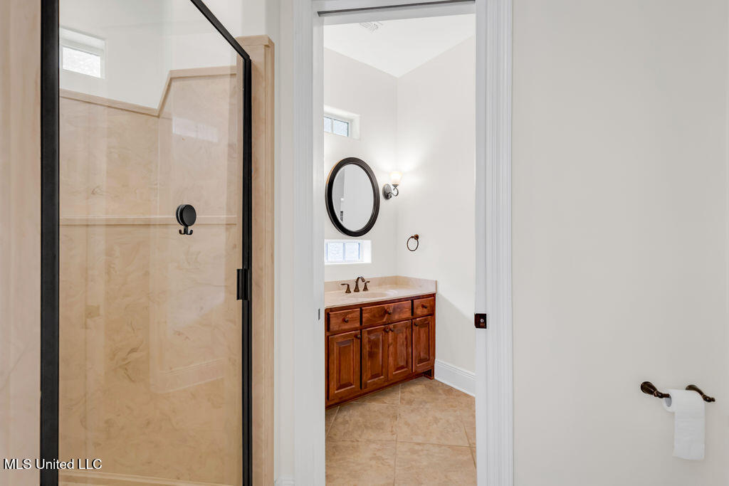 17000 River Place Property Photo 42