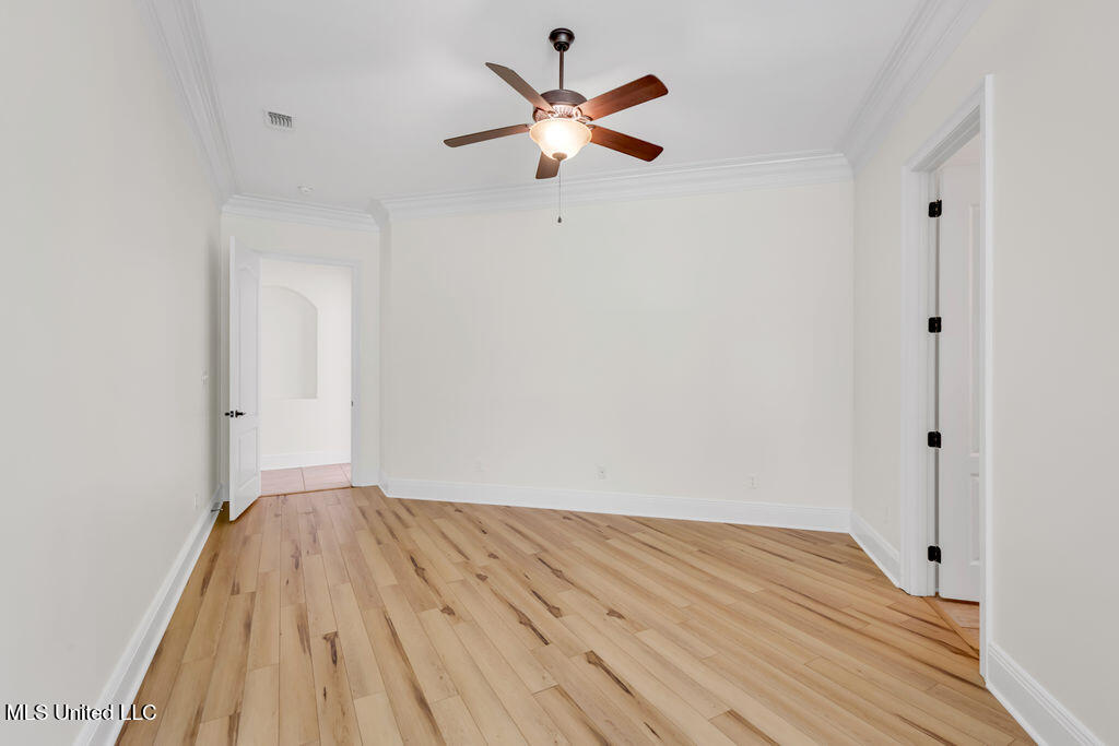 17000 River Place Property Photo 44