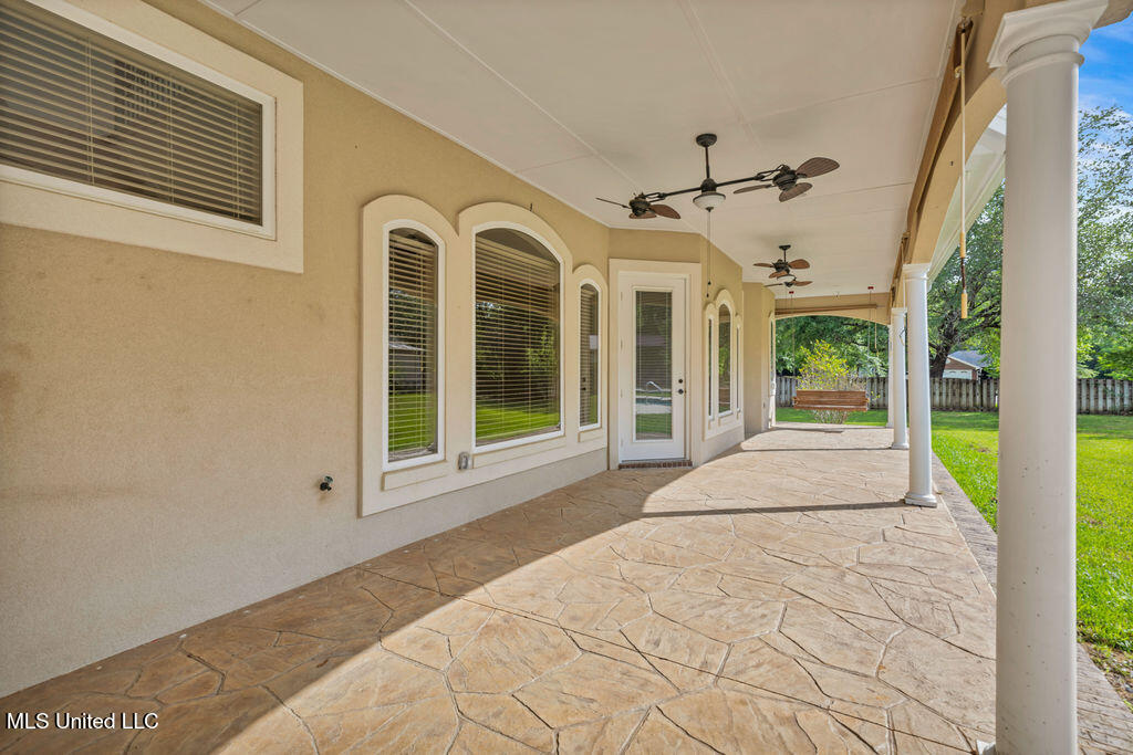 17000 River Place Property Photo 49