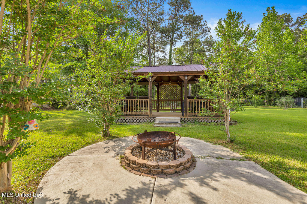 17000 River Place Property Photo 74