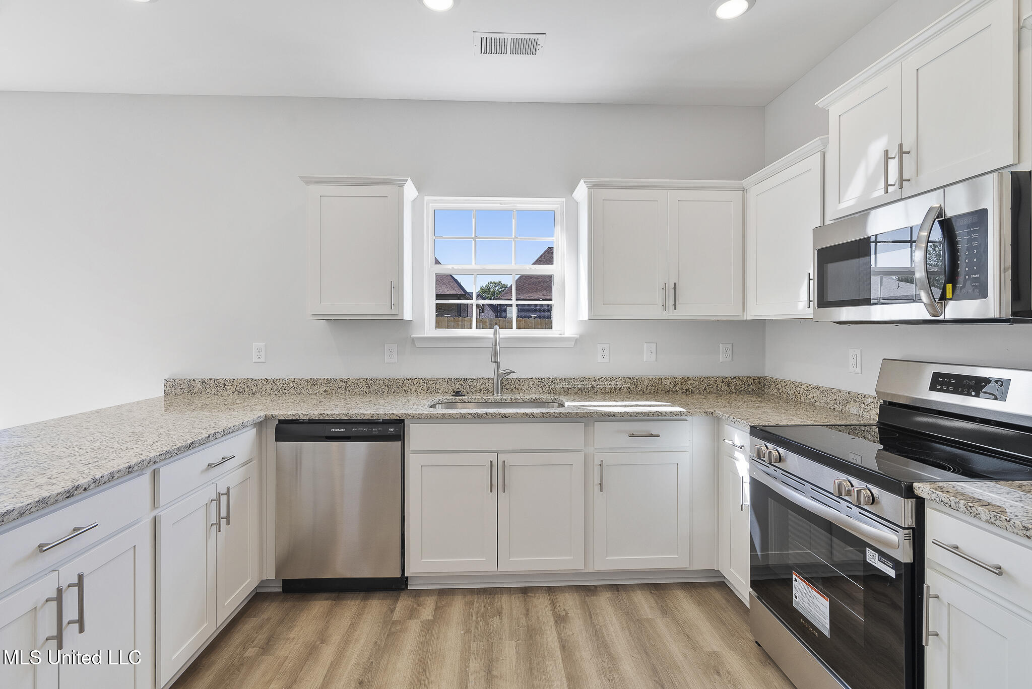 1683 Cambria Drive Property Photo 8