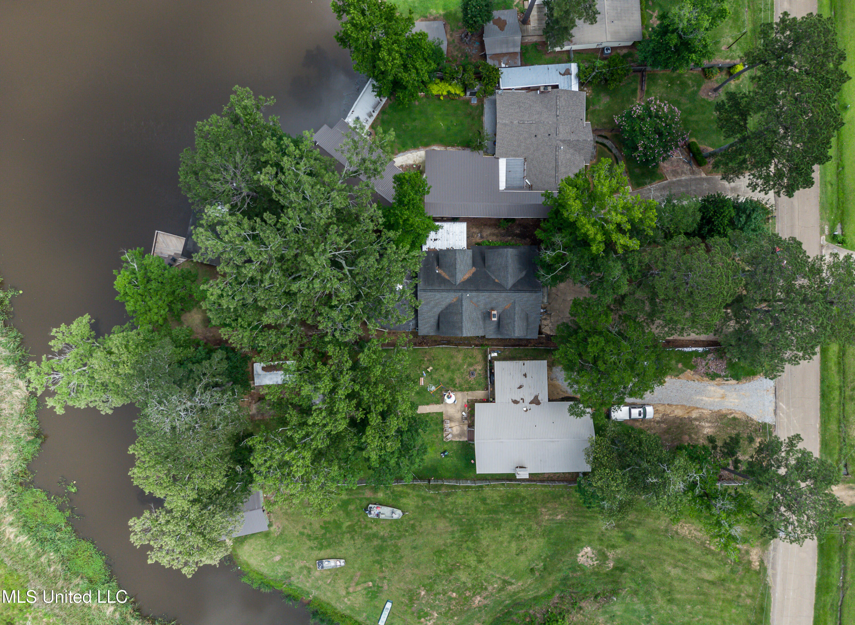 363 Lake Harbor Road Property Photo 14