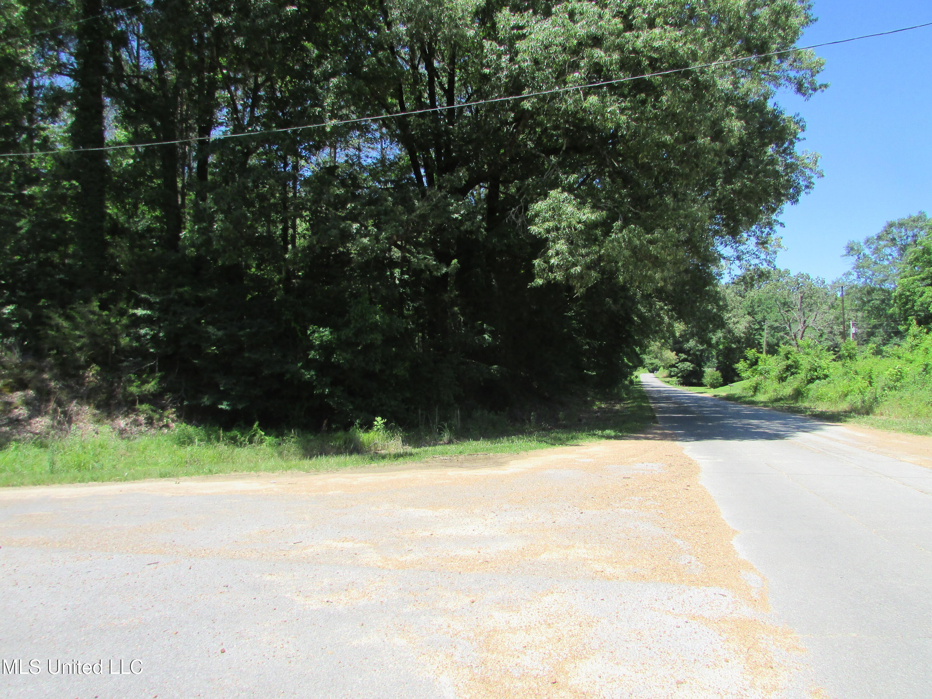 Bend Road Property Photo 32