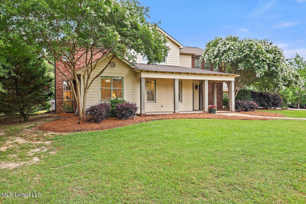 210 Planters Grove Property Photo 5