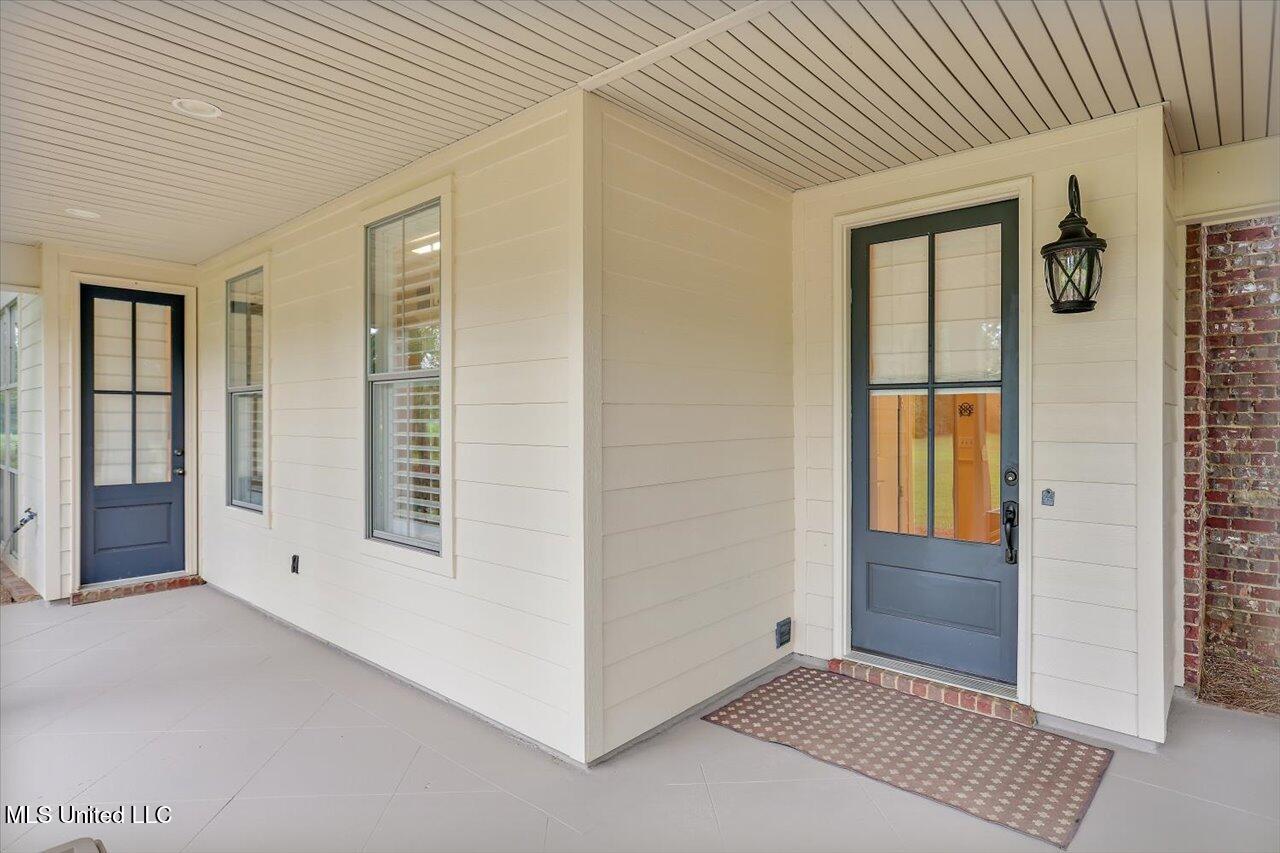 210 Planters Grove Property Photo 7