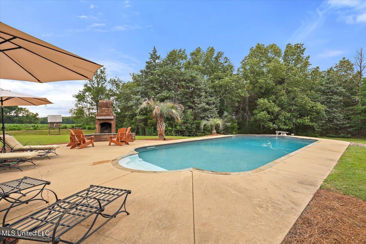 210 Planters Grove Property Photo 53